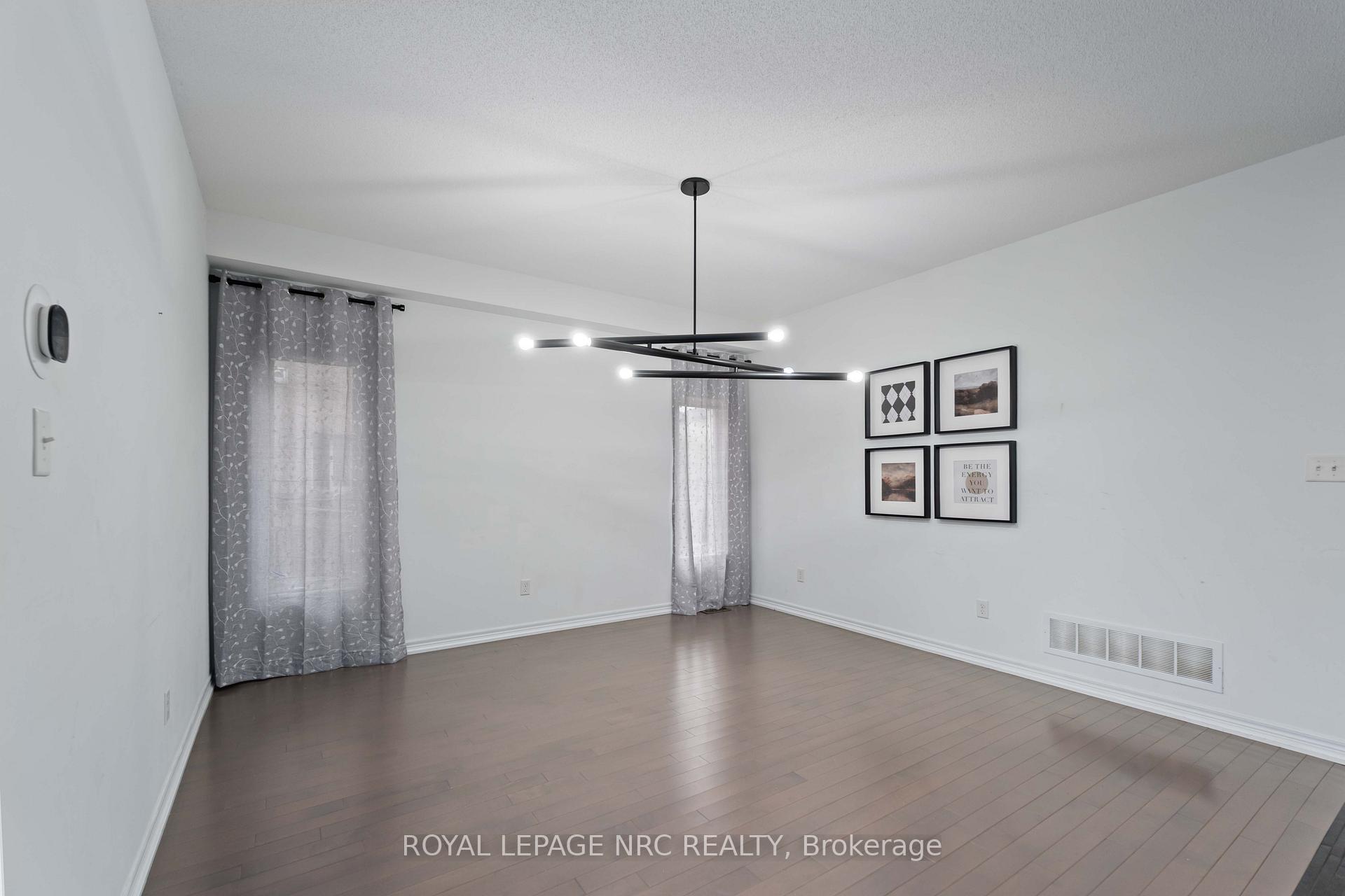 Photo 8 of 132 Oleary Drive, Hamilton, Meadowlands — HOMEH