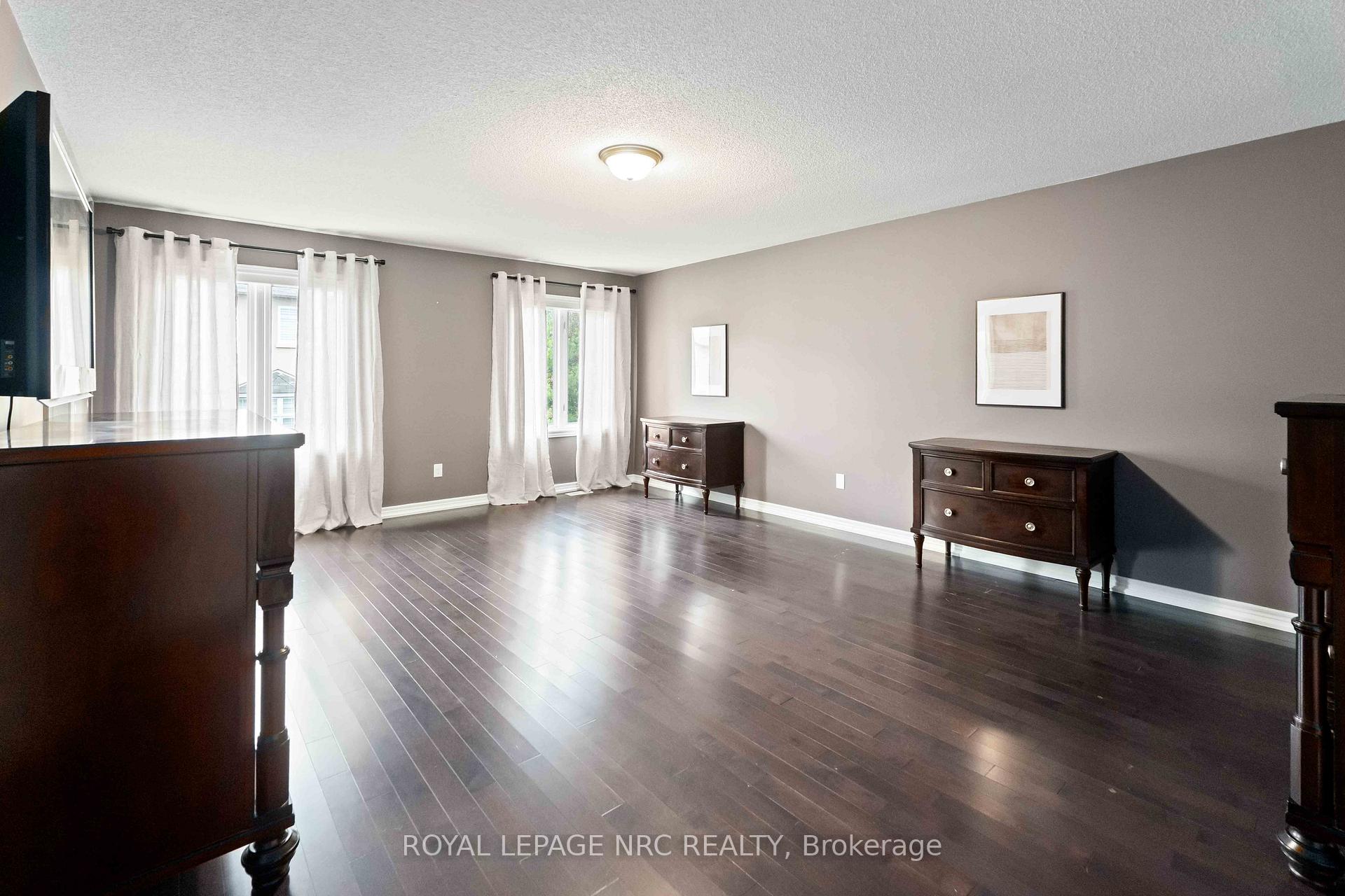 Photo 12 of 132 Oleary Drive, Hamilton, Meadowlands — HOMEH