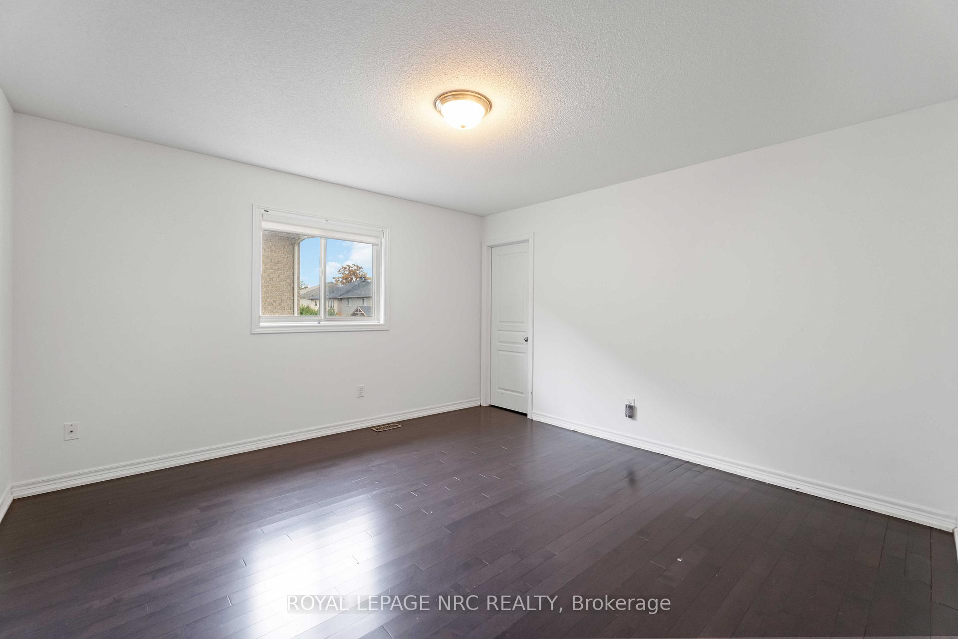 Photo 23 of 132 Oleary Drive, Hamilton, Meadowlands — HOMEH