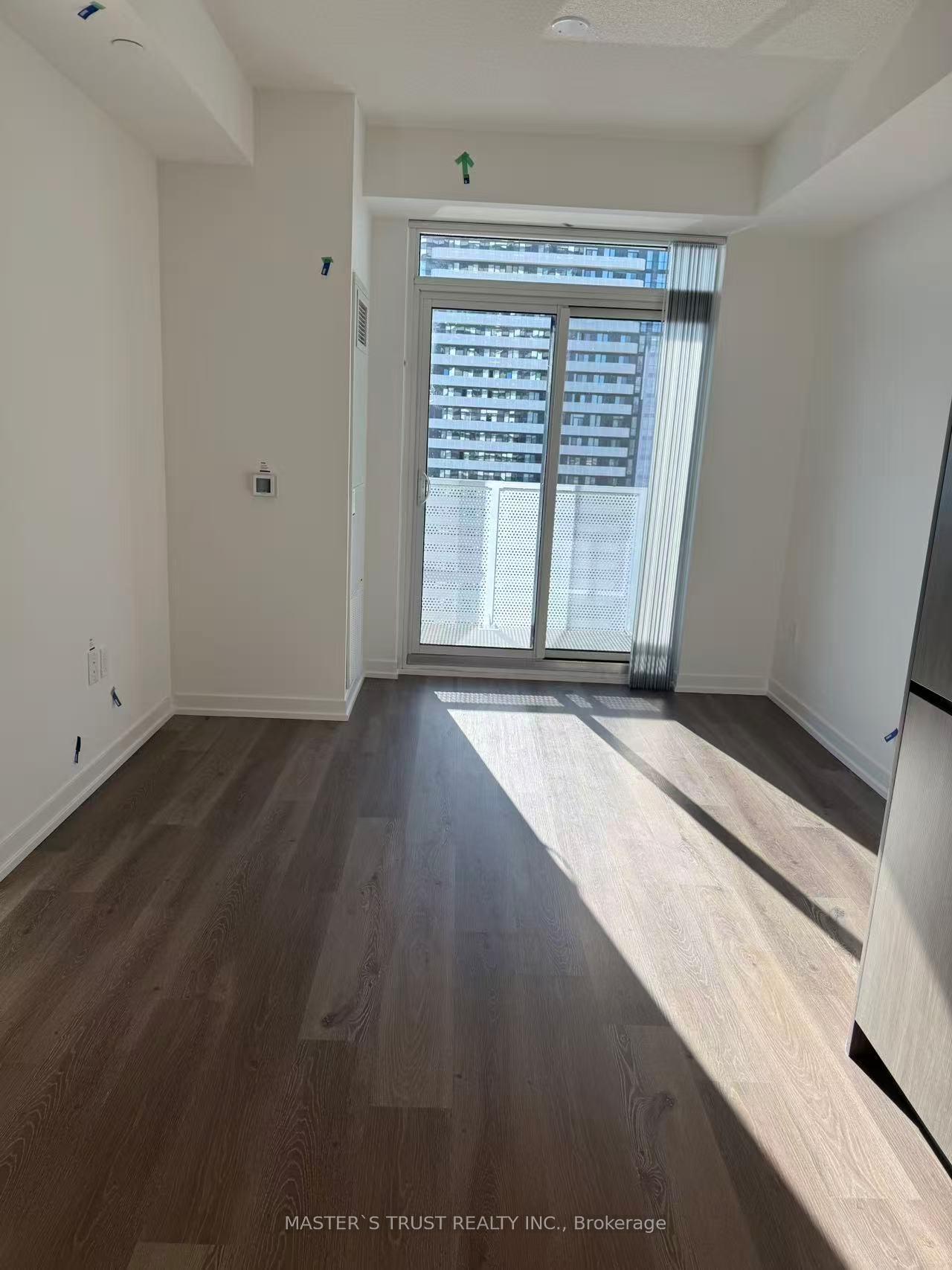 Photo 3 of Unit 3015, 28 Interchange Way, Vaughan, Vaughan Corporate Centre — HOMEH