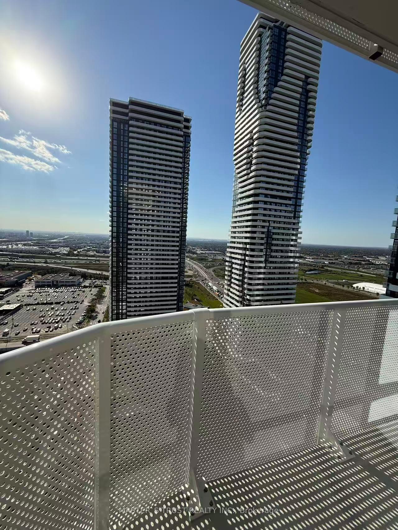 Photo 10 of Unit 3015, 28 Interchange Way, Vaughan, Vaughan Corporate Centre — HOMEH