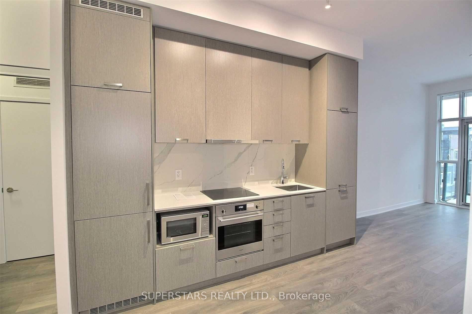 Photo 13 of Unit 303, 38 Honeycrisp Crescent, Vaughan, Vaughan Corporate Centre — HOMEH