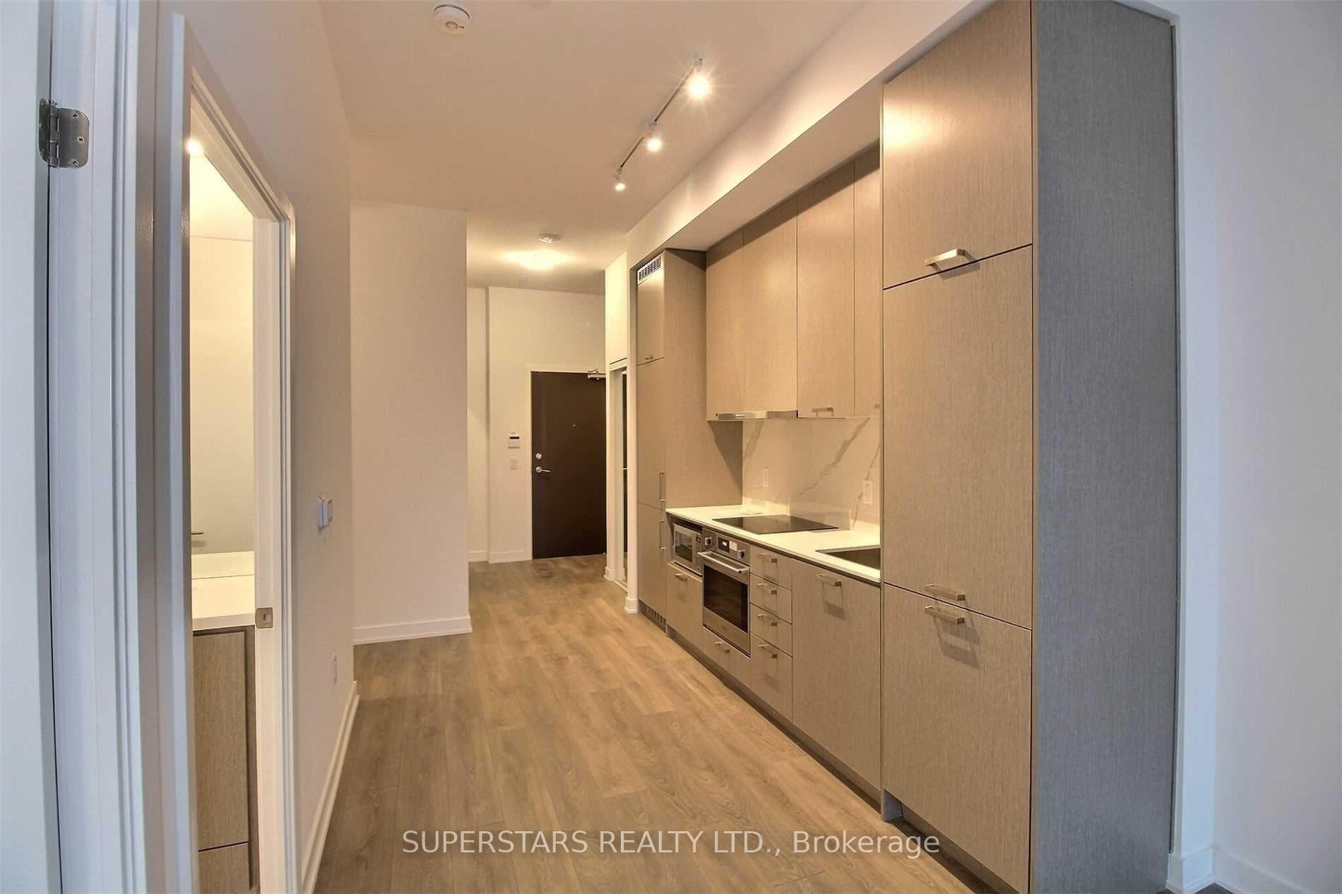 Photo 11 of Unit 303, 38 Honeycrisp Crescent, Vaughan, Vaughan Corporate Centre — HOMEH