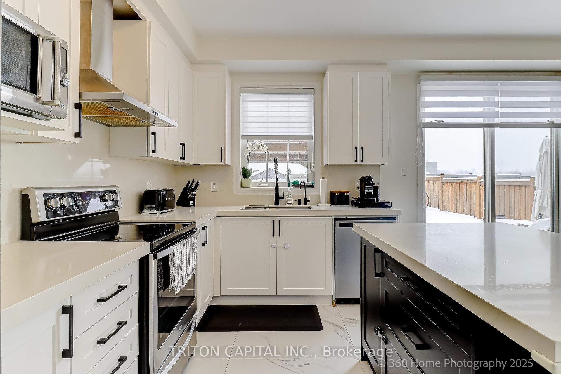 Photo 5 of 139 Casserley Crescent, New Tecumseth, Tottenham — HOMEH