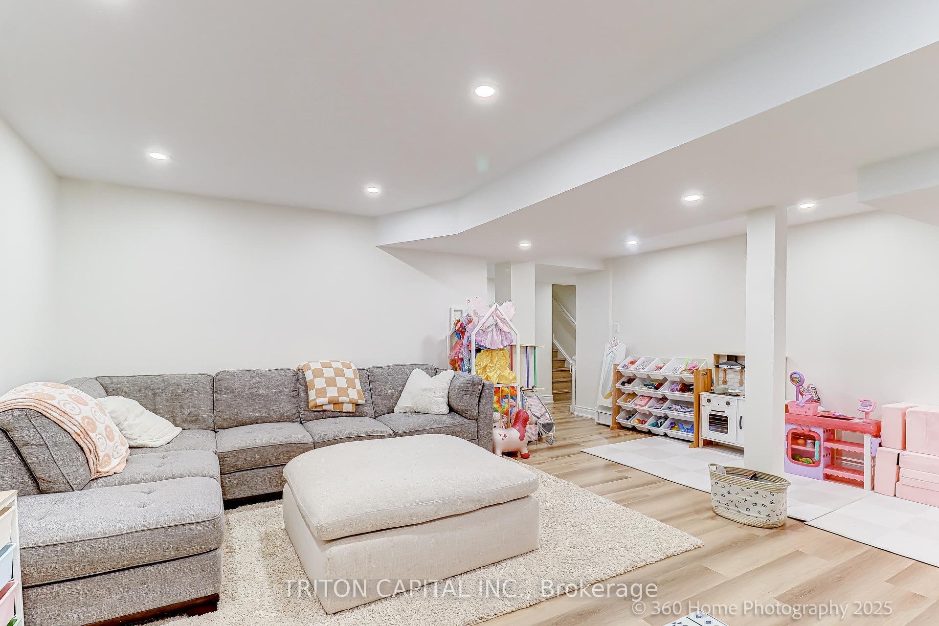 Photo 11 of 139 Casserley Crescent, New Tecumseth, Tottenham — HOMEH