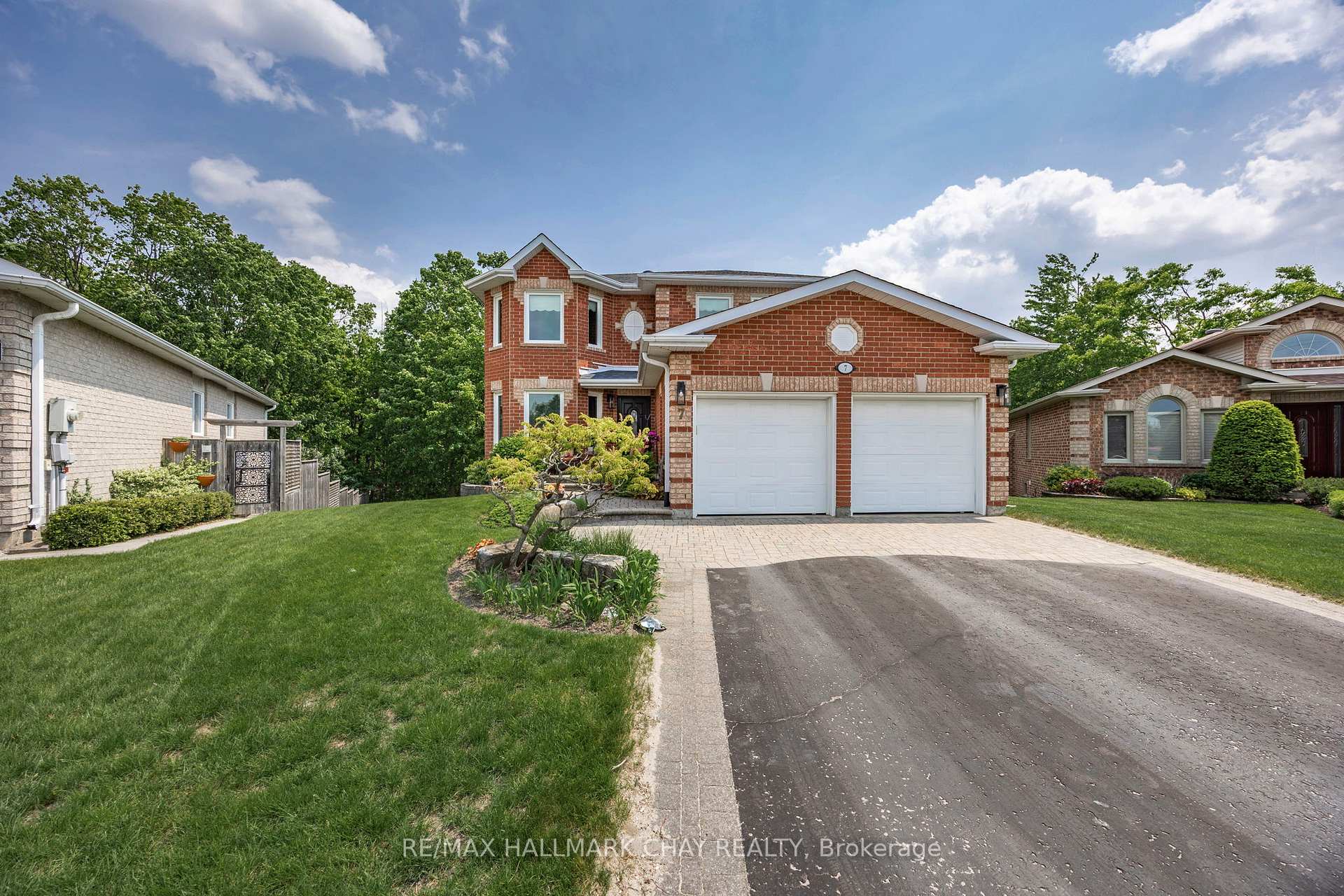 Photo 8 of 7 Maw Court, Barrie, Northwest — HOMEH
