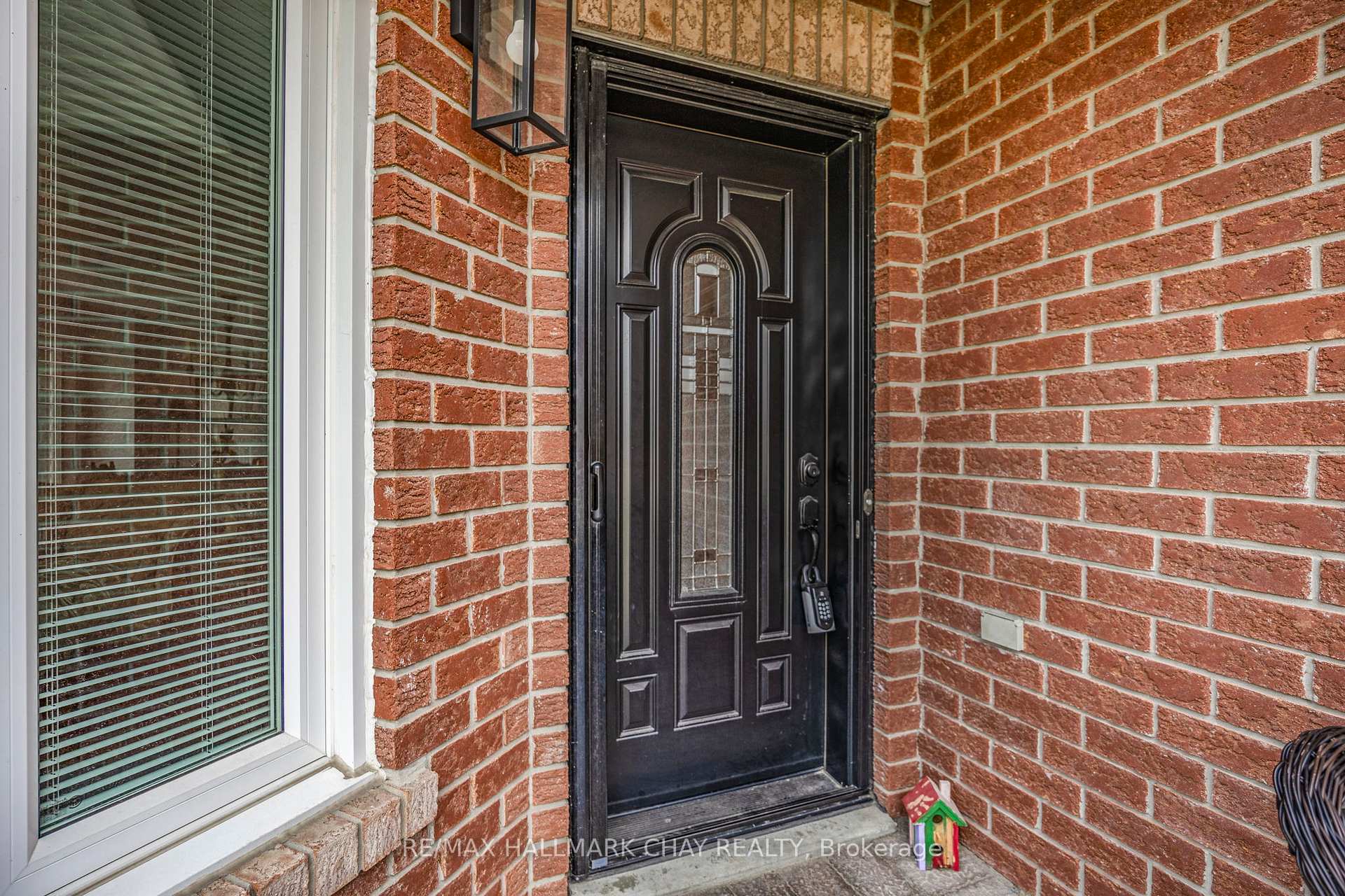 Photo 5 of 7 Maw Court, Barrie, Northwest — HOMEH