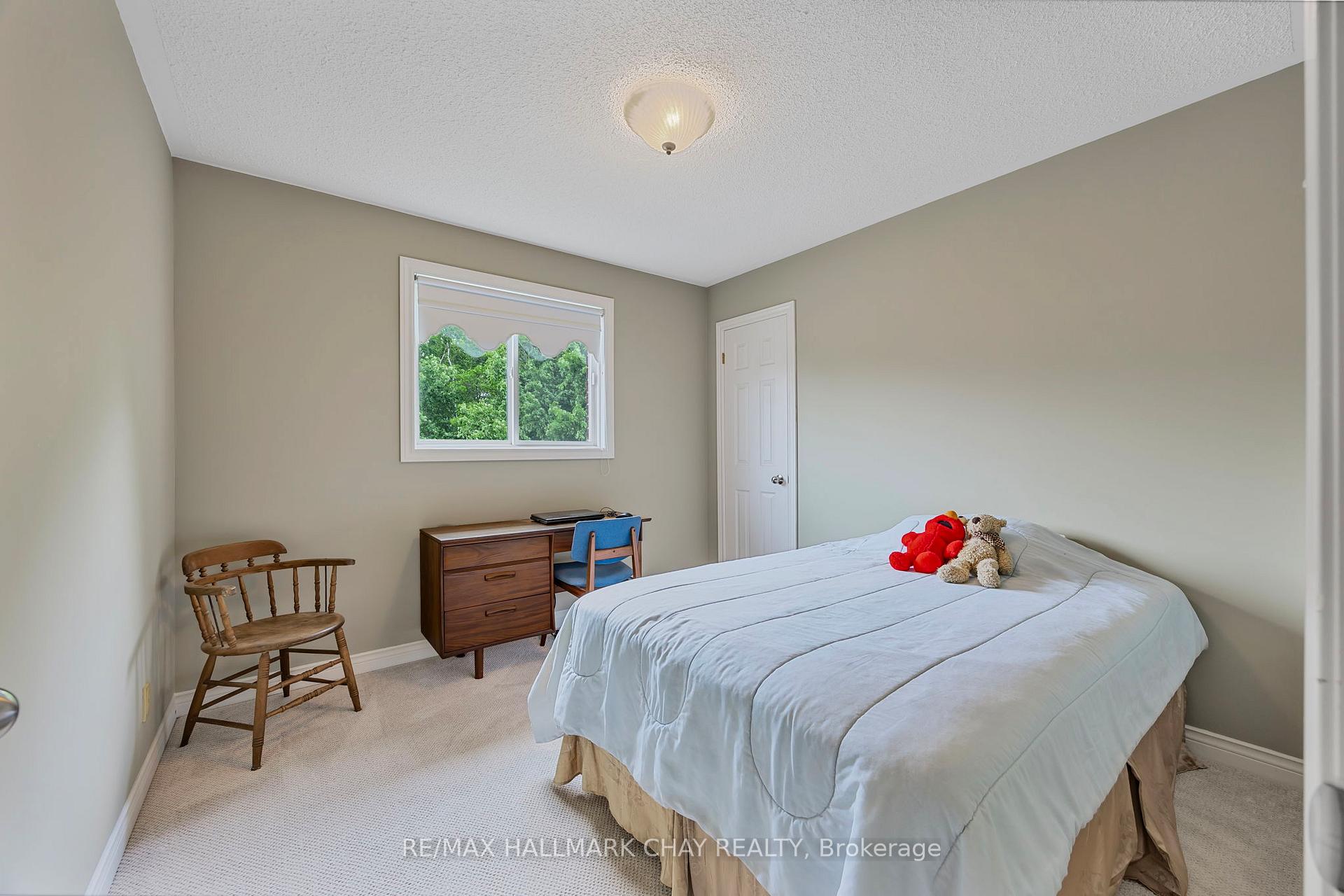 Photo 20 of 7 Maw Court, Barrie, Northwest — HOMEH