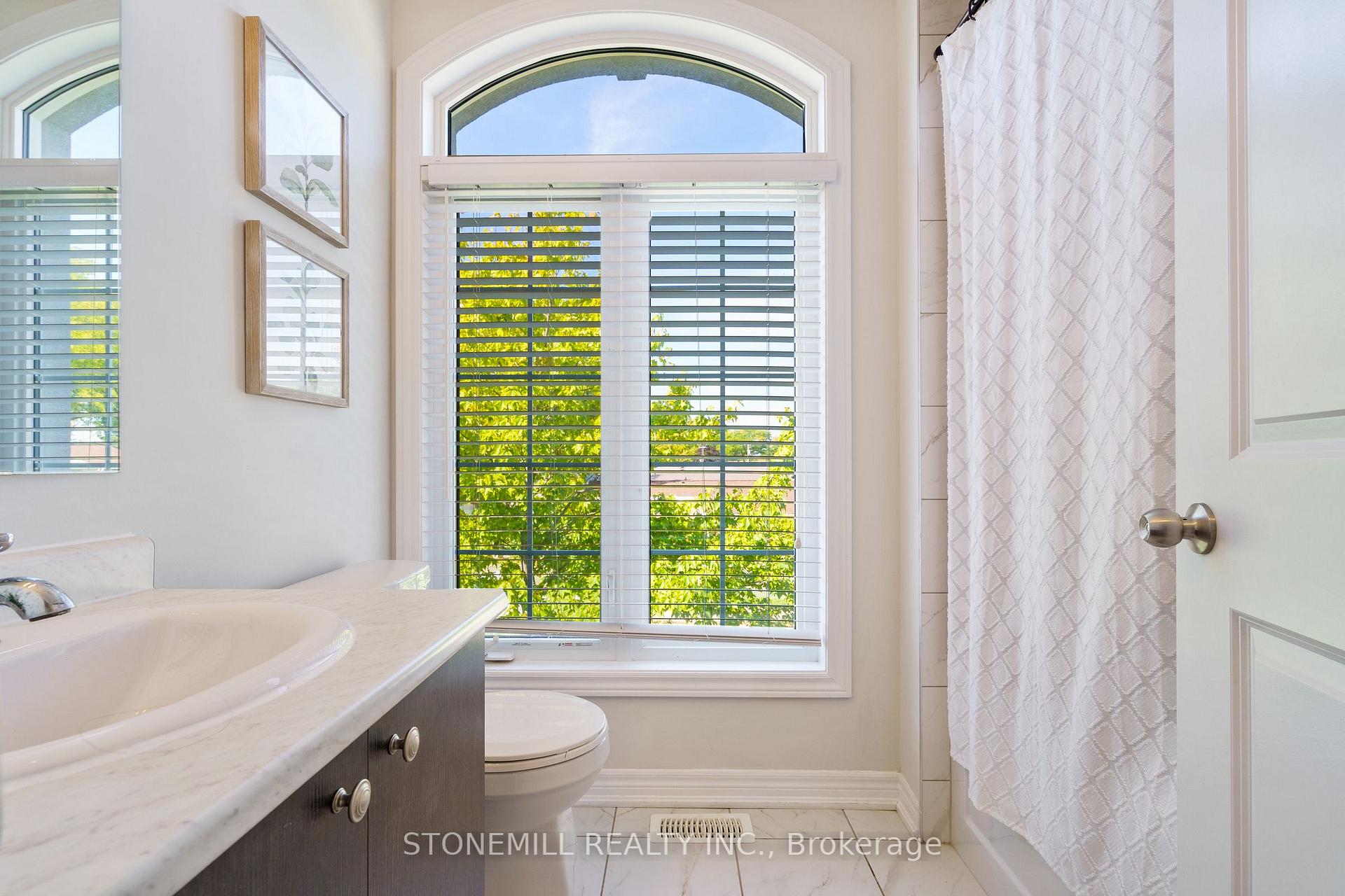 Photo 7 of 60 Bobolink Road, Hamilton, Bruleville — HOMEH