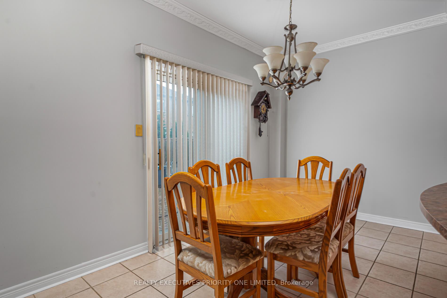 Photo 24 of 2 Foxhunt Drive, Vaughan, Vellore Village — HOMEH