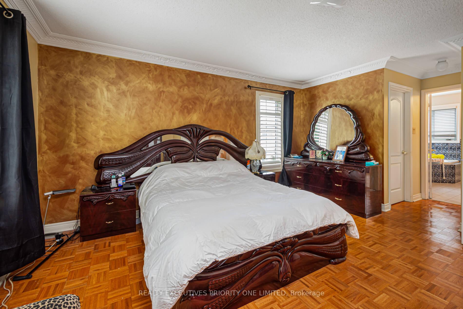 Photo 25 of 2 Foxhunt Drive, Vaughan, Vellore Village — HOMEH