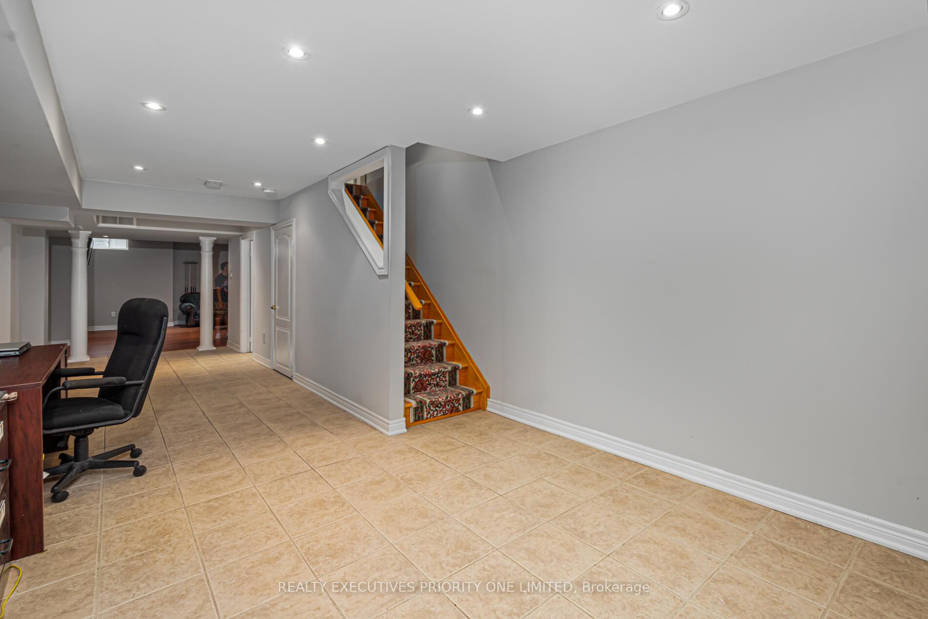 Photo 28 of 2 Foxhunt Drive, Vaughan, Vellore Village — HOMEH