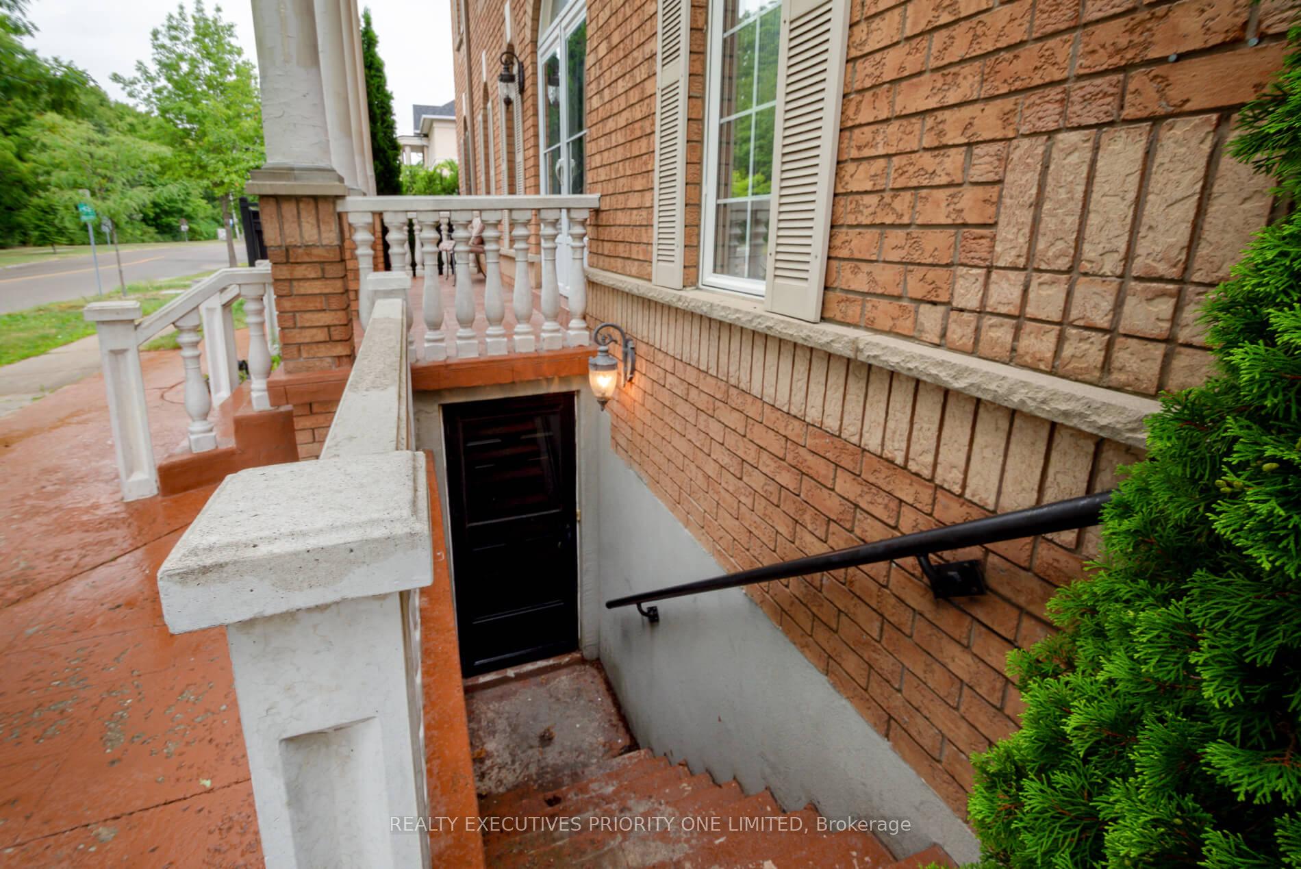 Photo 39 of 2 Foxhunt Drive, Vaughan, Vellore Village — HOMEH