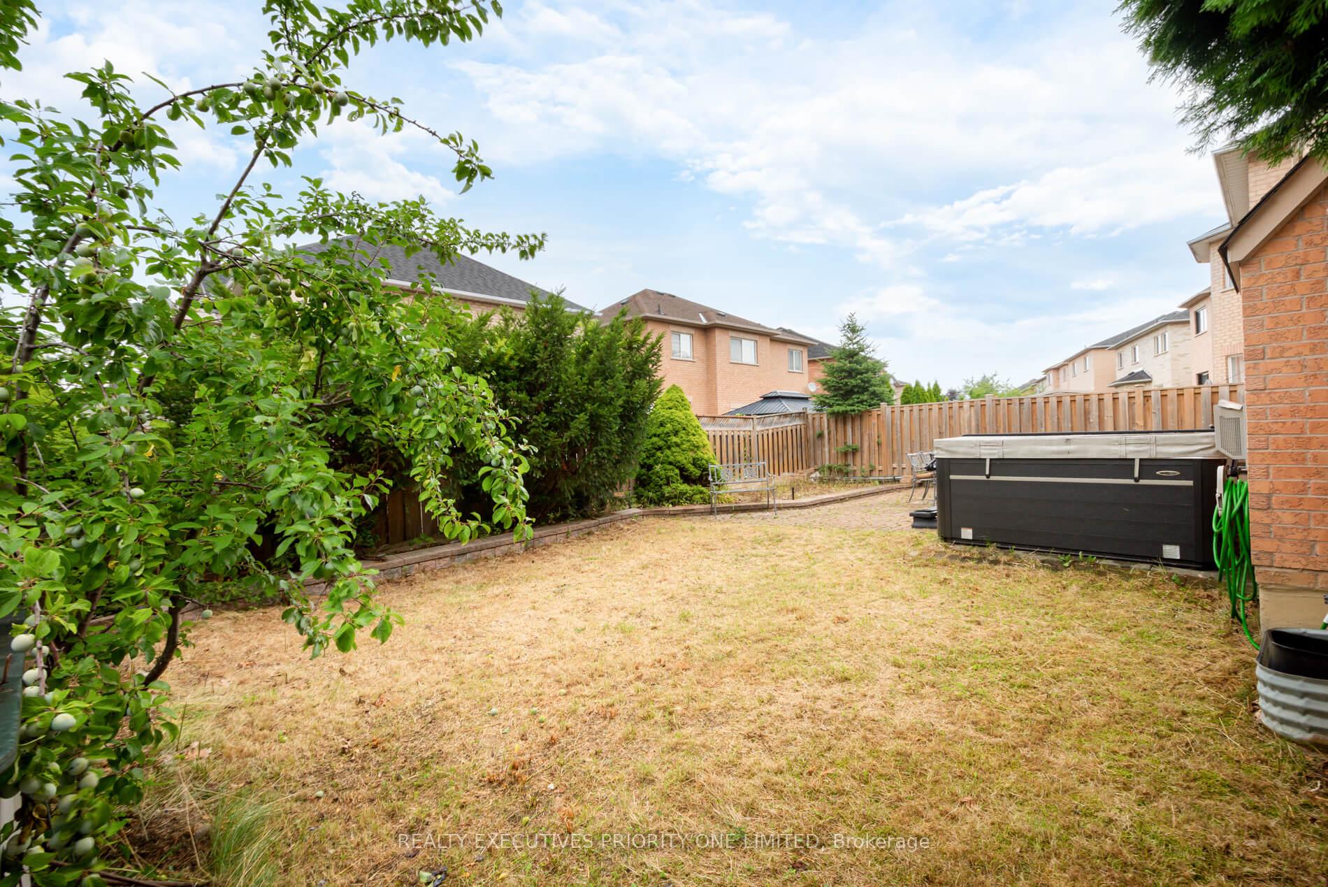 Photo 47 of 2 Foxhunt Drive, Vaughan, Vellore Village — HOMEH