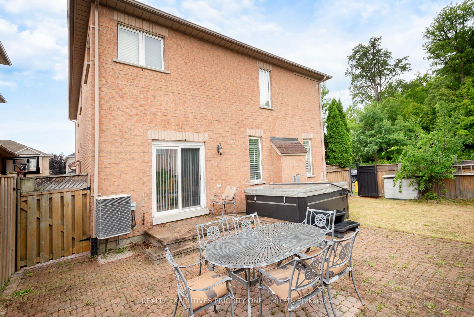 Photo 37 of 2 Foxhunt Drive, Vaughan, Vellore Village — HOMEH