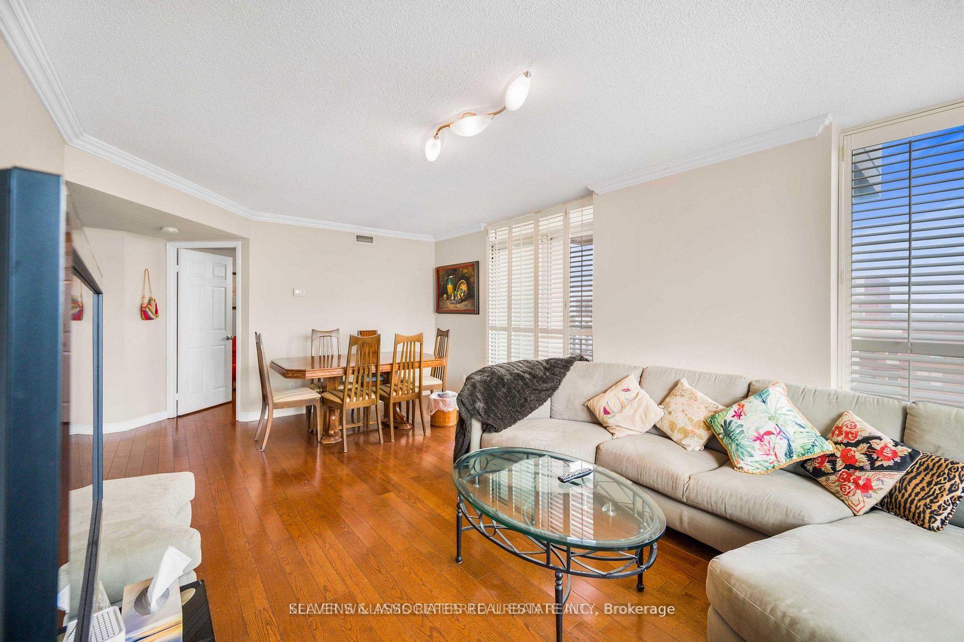 Photo 5 of Unit PH209, 2 Covington Road, Toronto, Englemount-Lawrence — HOMEH