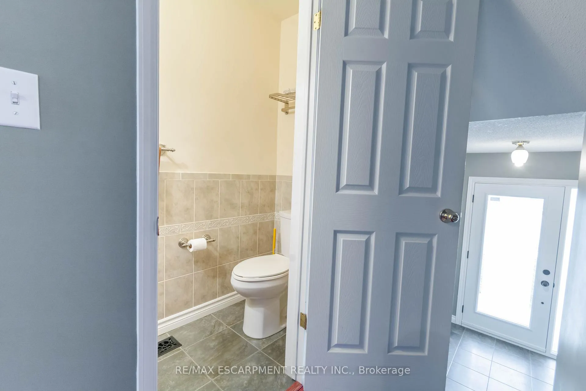 Photo 5 of 491 Green Road, Hamilton, Lakeshore — HOMEH