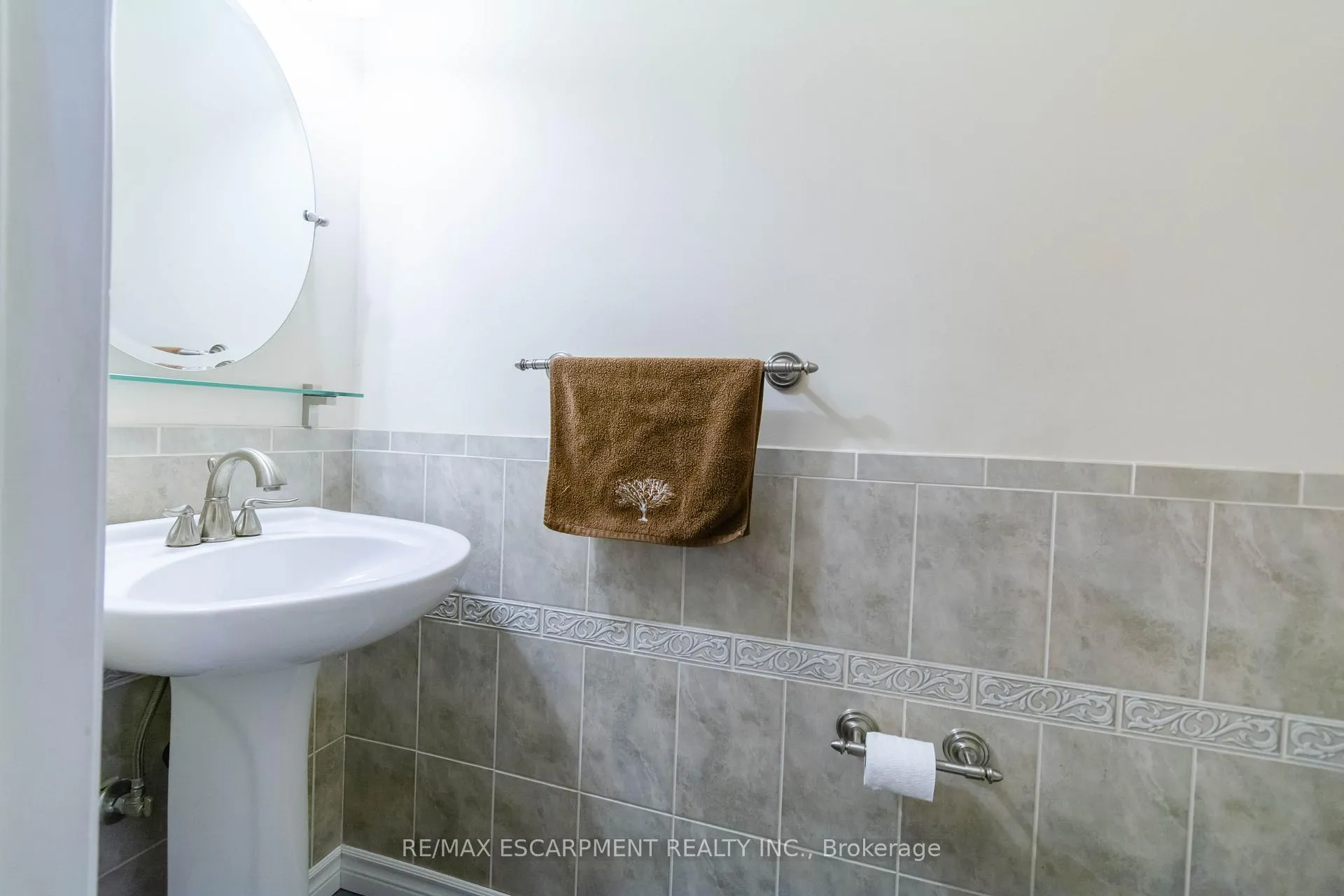 Photo 6 of 491 Green Road, Hamilton, Lakeshore — HOMEH