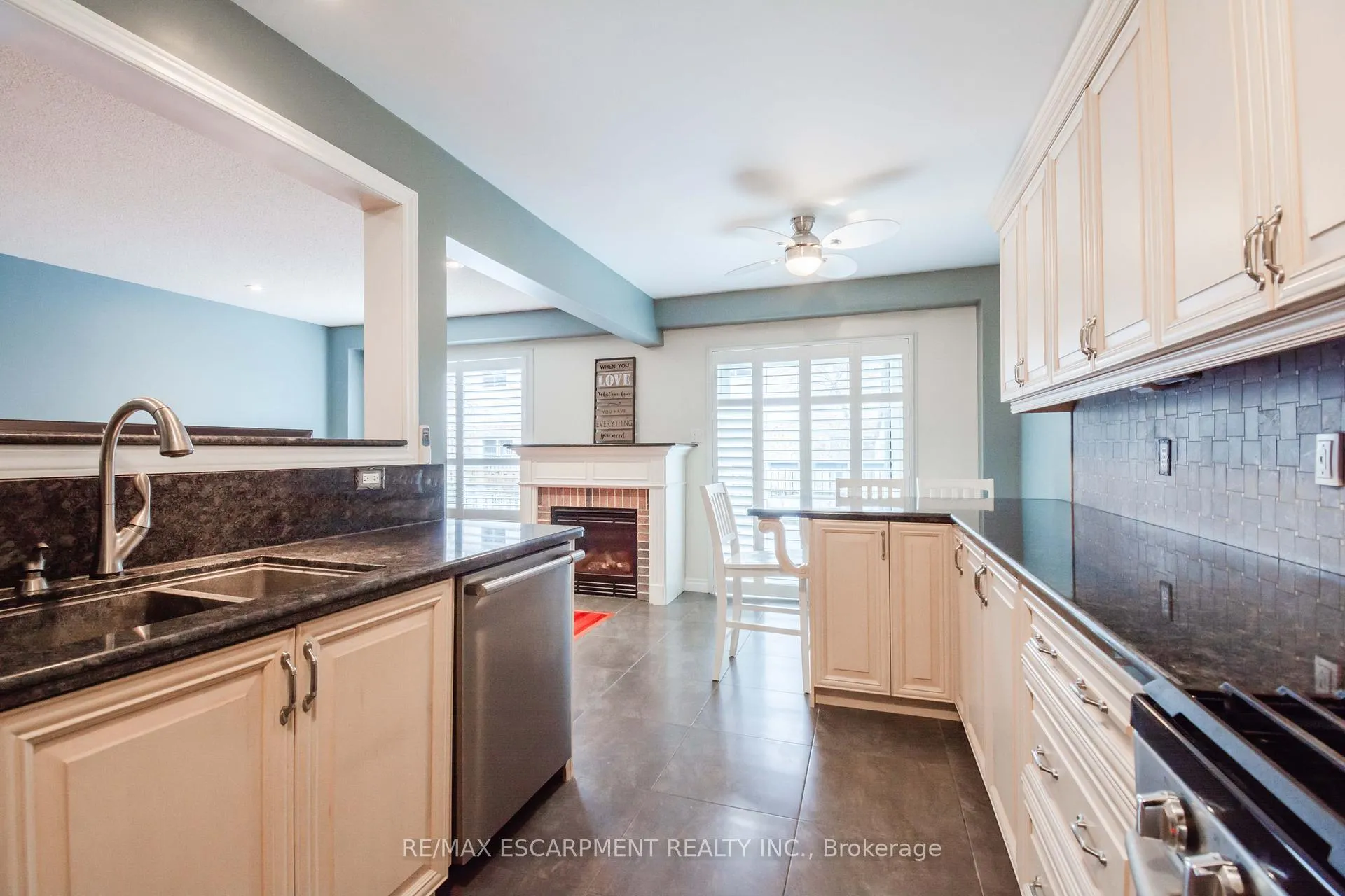 Photo 9 of 491 Green Road, Hamilton, Lakeshore — HOMEH