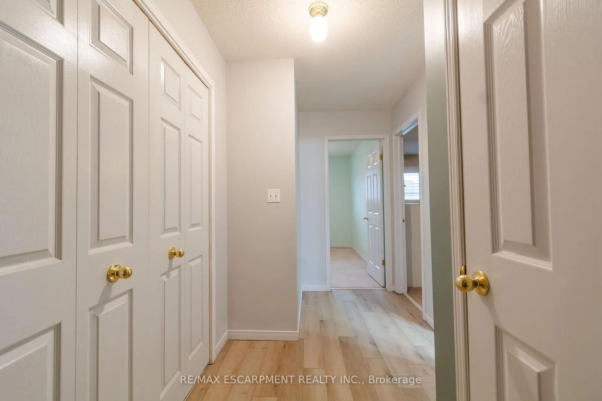 Photo 18 of 491 Green Road, Hamilton, Lakeshore — HOMEH