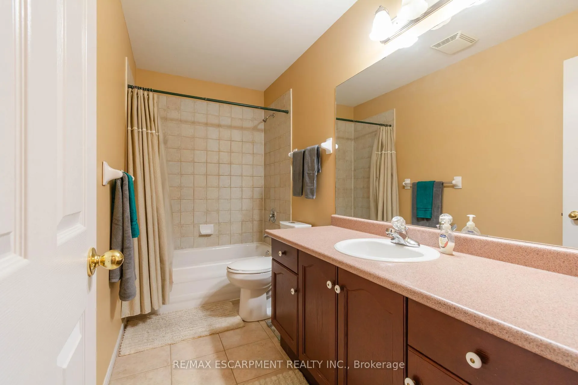 Photo 19 of 491 Green Road, Hamilton, Lakeshore — HOMEH