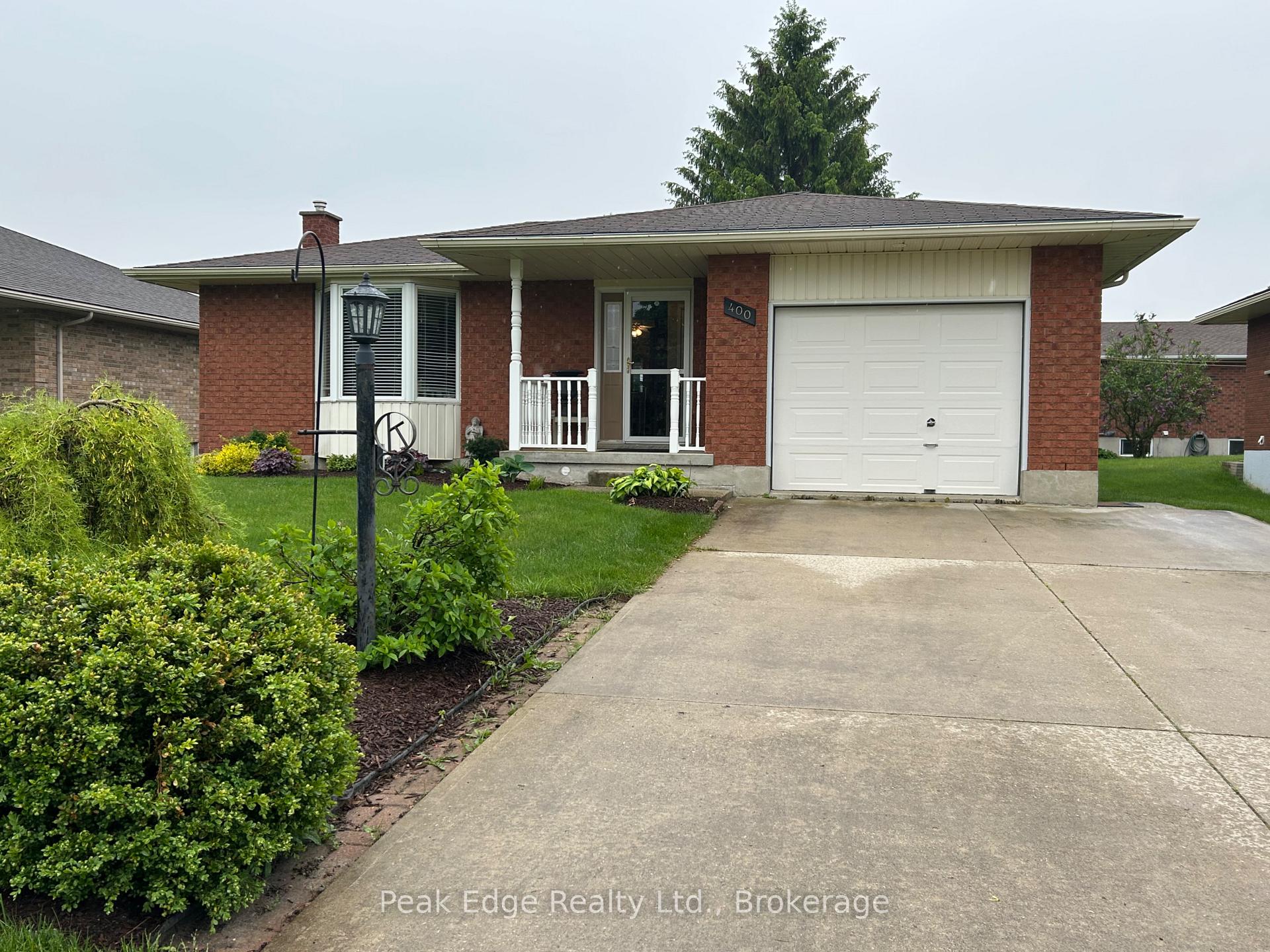 Photo 1 of 400 Durham Street E, Wellington North, Mount Forest — HOMEH