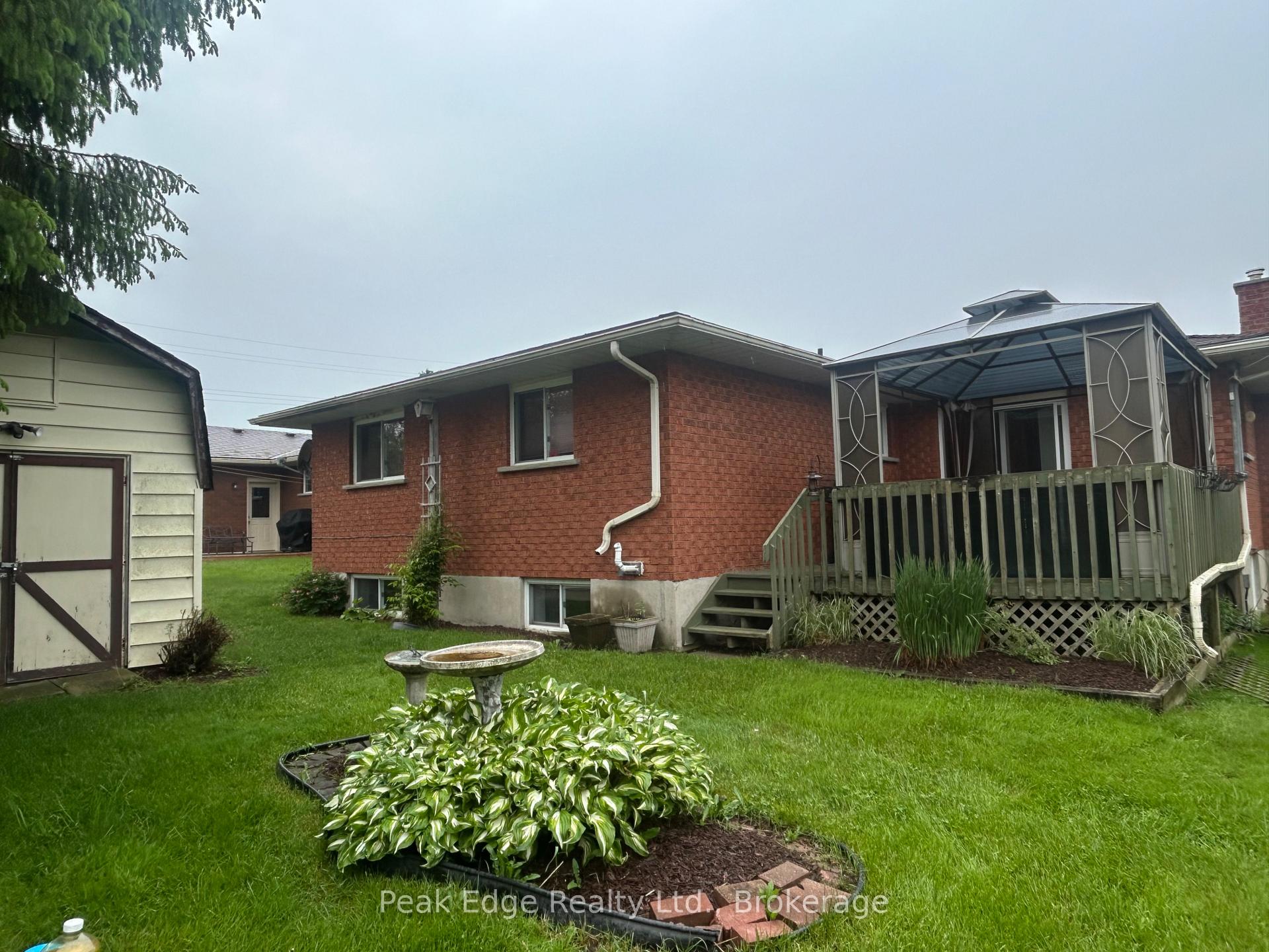 Photo 4 of 400 Durham Street E, Wellington North, Mount Forest — HOMEH
