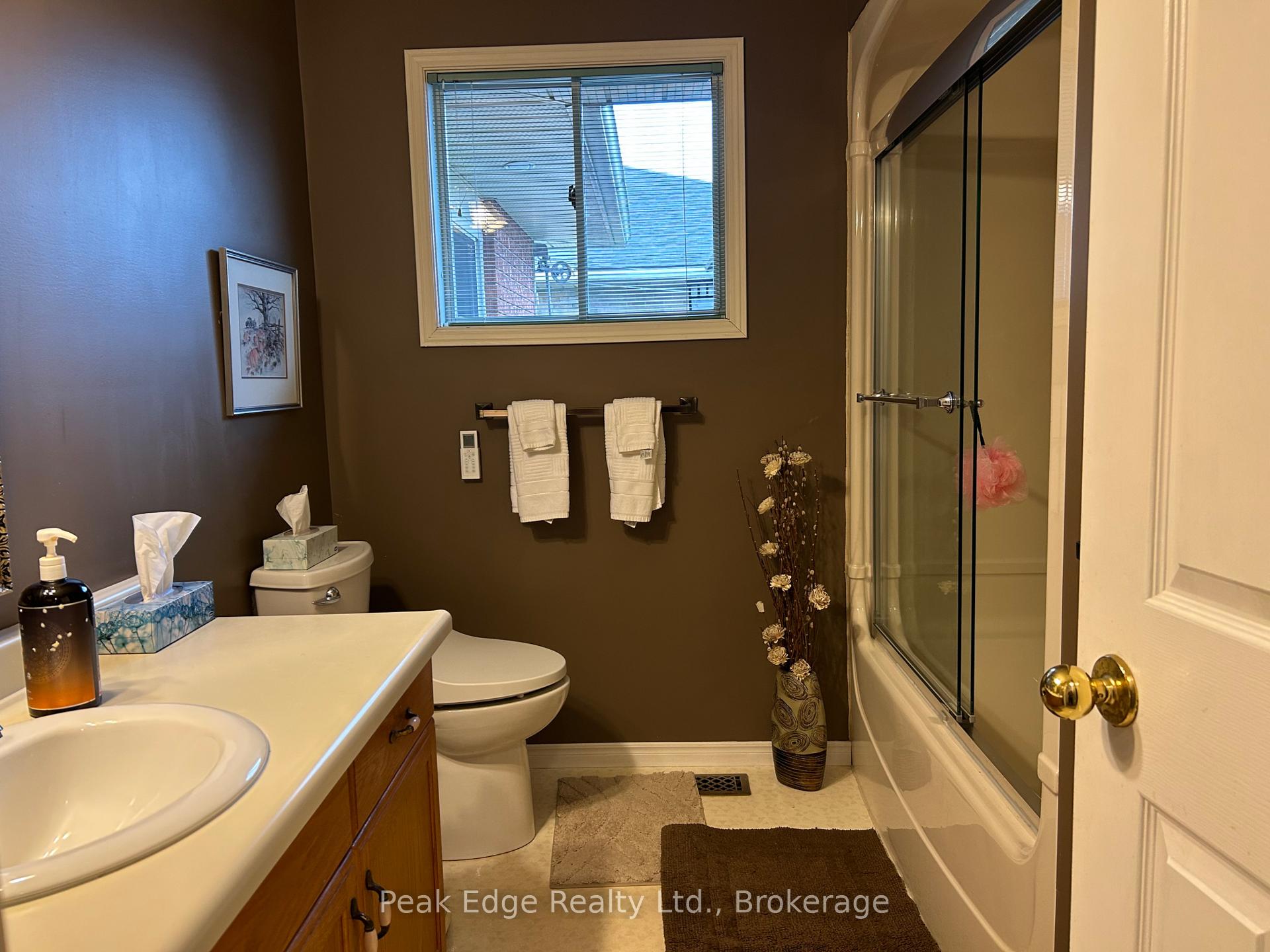 Photo 19 of 400 Durham Street E, Wellington North, Mount Forest — HOMEH