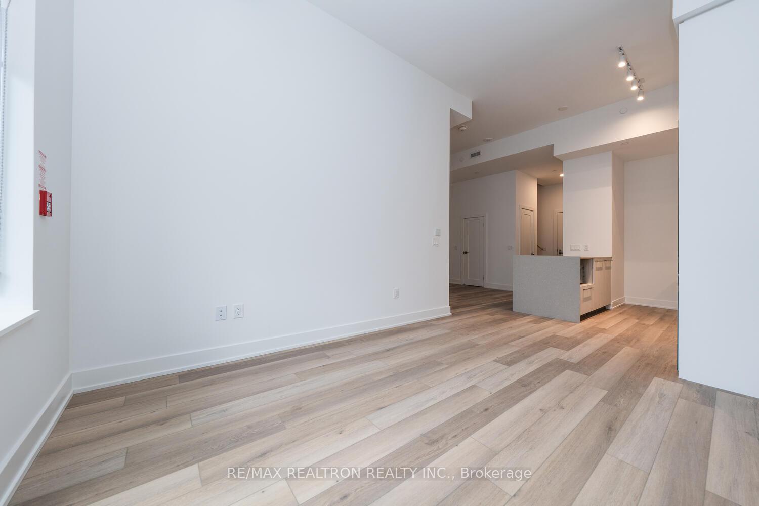 Photo 15 of Unit 131, 8 Cedarland Drive, Markham, Unionville — HOMEH