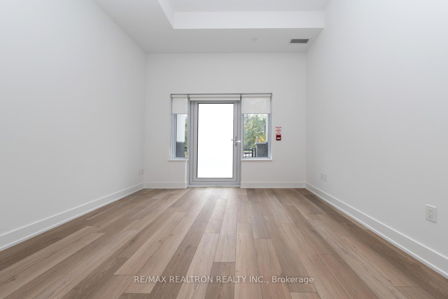 Photo 2 of Unit 131, 8 Cedarland Drive, Markham, Unionville — HOMEH