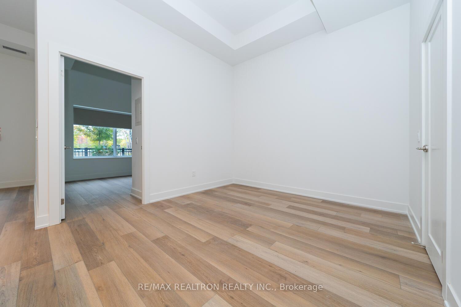 Photo 5 of Unit 131, 8 Cedarland Drive, Markham, Unionville — HOMEH