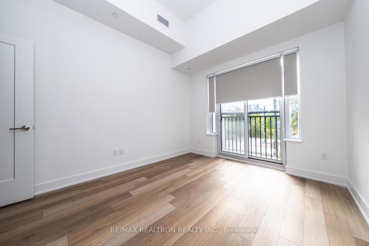 Photo 7 of Unit 131, 8 Cedarland Drive, Markham, Unionville — HOMEH
