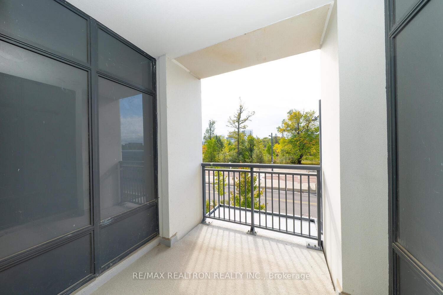 Photo 14 of Unit 131, 8 Cedarland Drive, Markham, Unionville — HOMEH