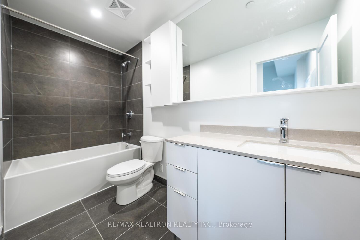 Photo 25 of Unit 131, 8 Cedarland Drive, Markham, Unionville — HOMEH