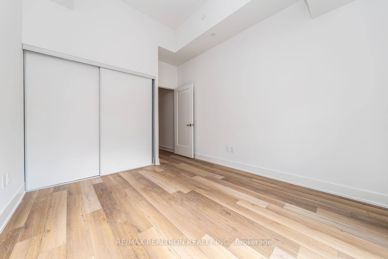 Photo 11 of Unit 131, 8 Cedarland Drive, Markham, Unionville — HOMEH