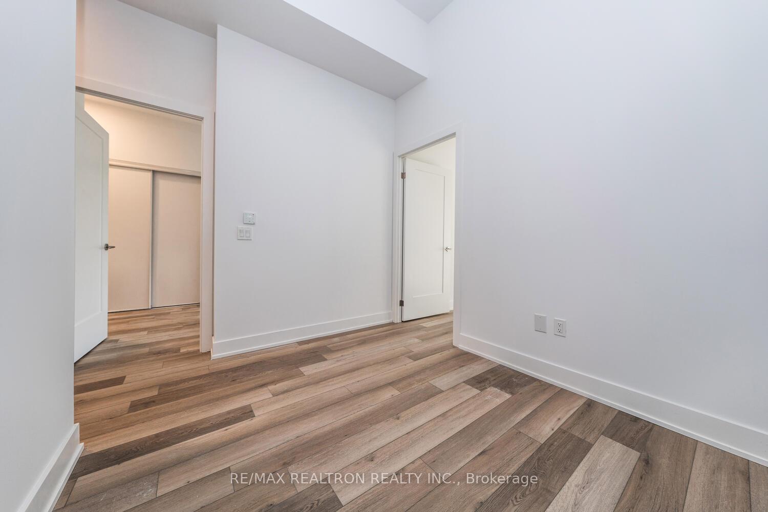 Photo 12 of Unit 131, 8 Cedarland Drive, Markham, Unionville — HOMEH