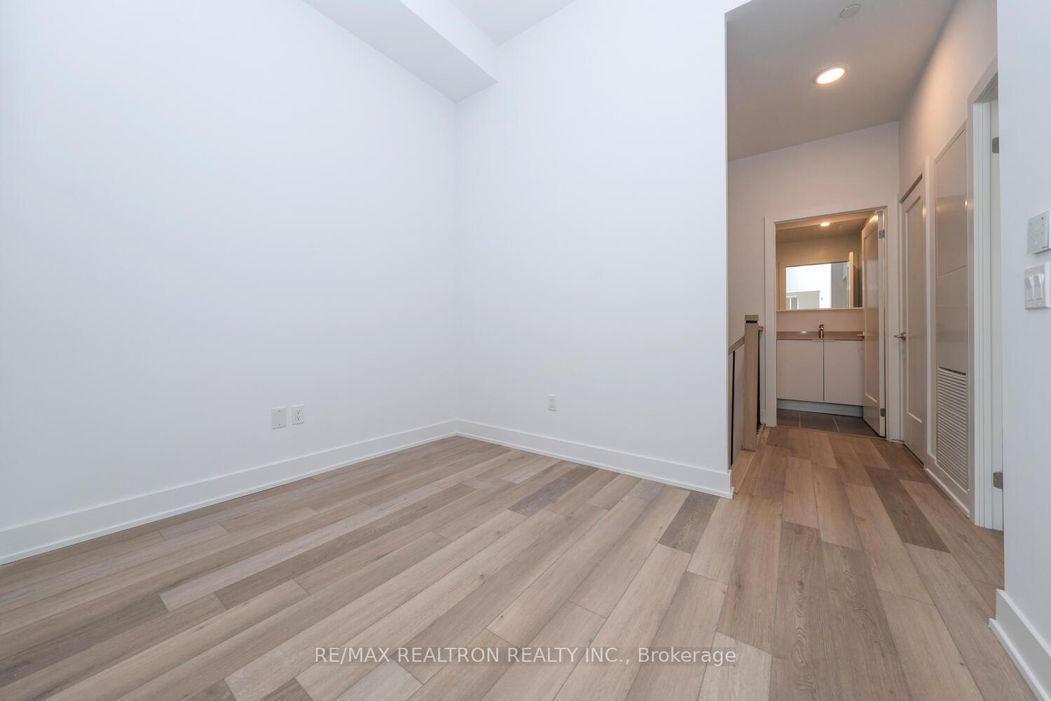 Photo 17 of Unit 131, 8 Cedarland Drive, Markham, Unionville — HOMEH