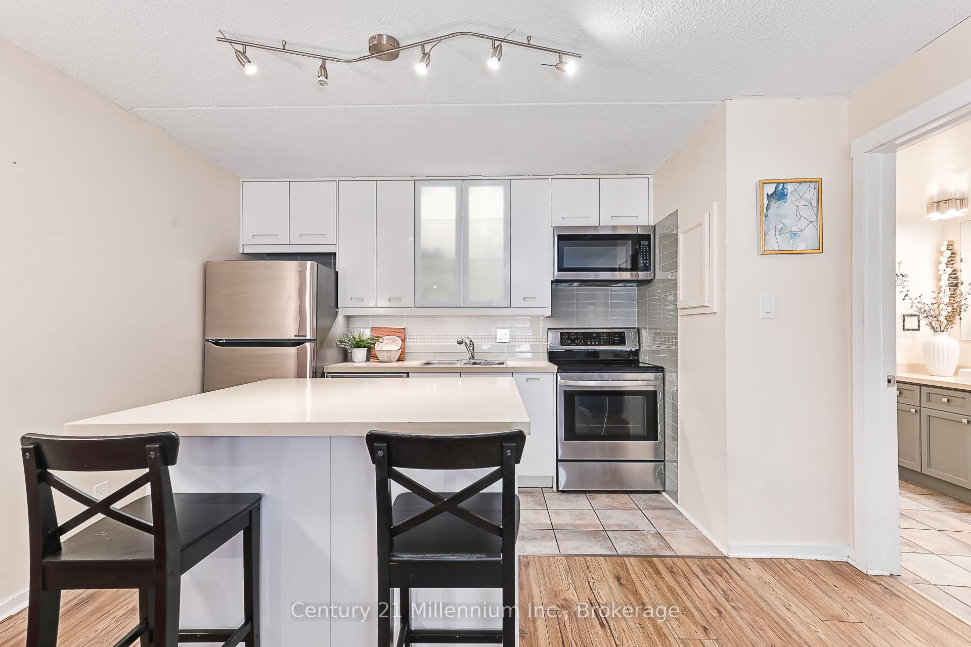 Photo 11 of Unit 707, 11 Dawson Drive, Collingwood — HOMEH