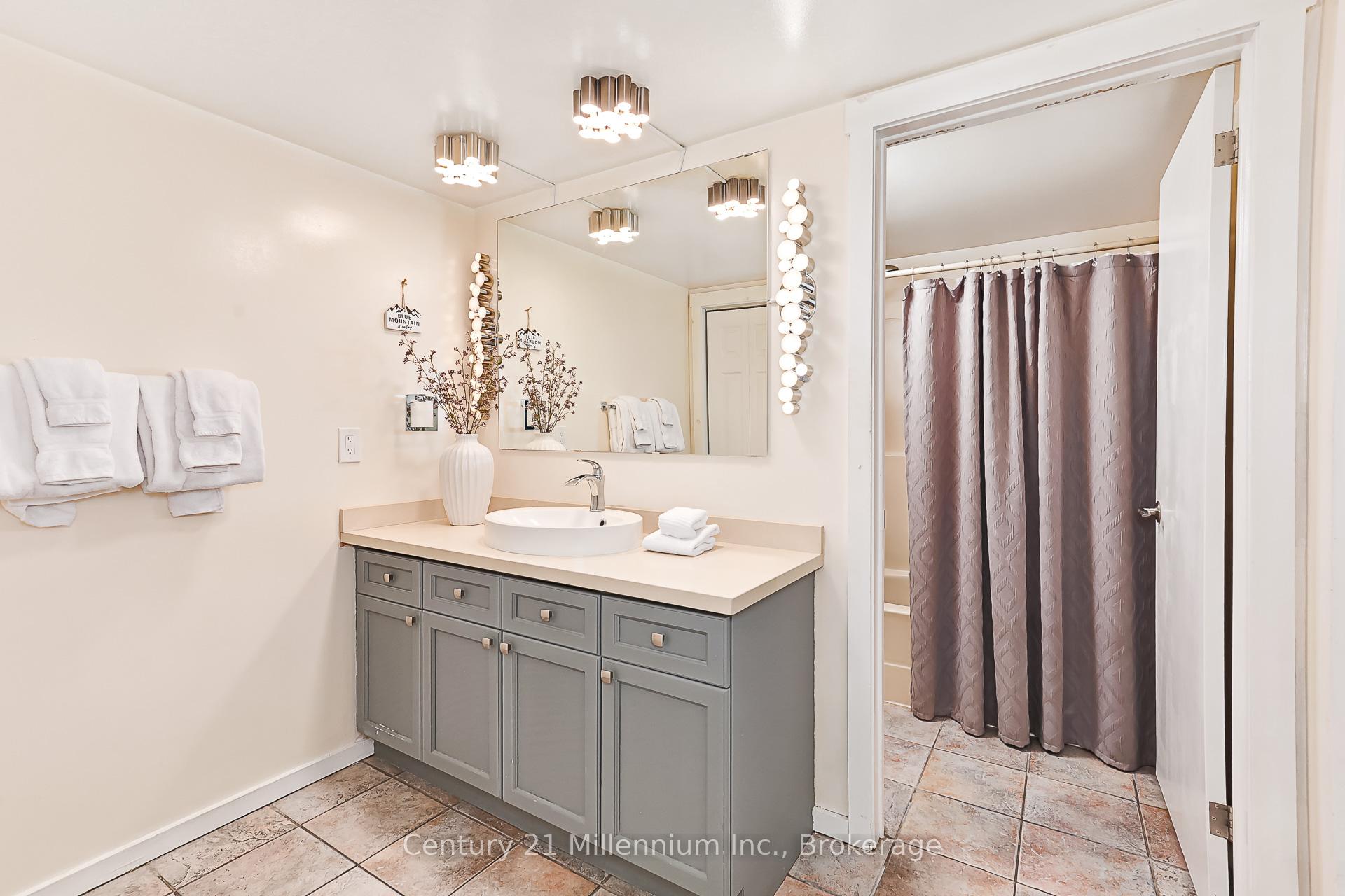 Photo 28 of Unit 707, 11 Dawson Drive, Collingwood — HOMEH