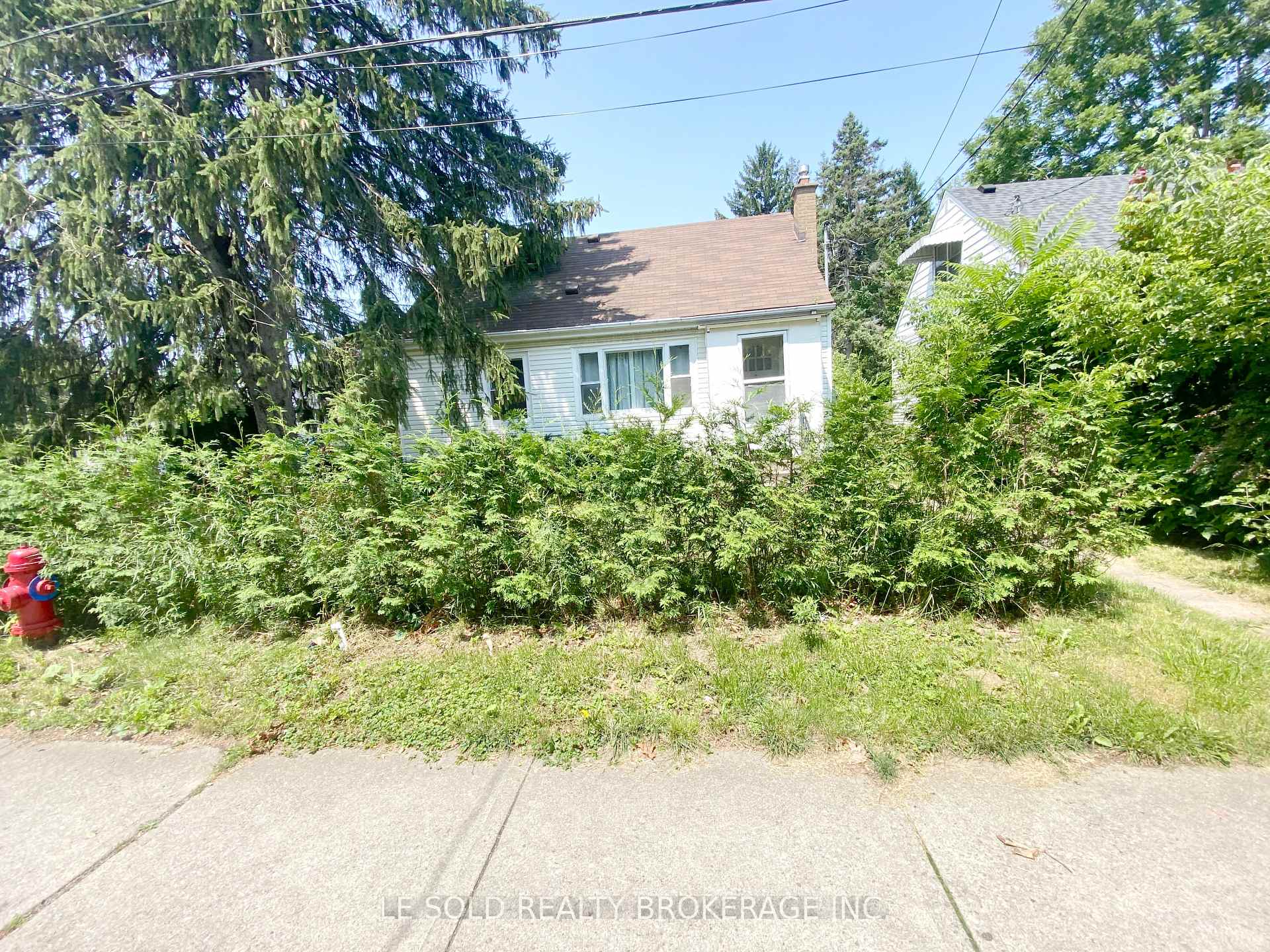 Front of Upper RM1, 112 Leland Street
