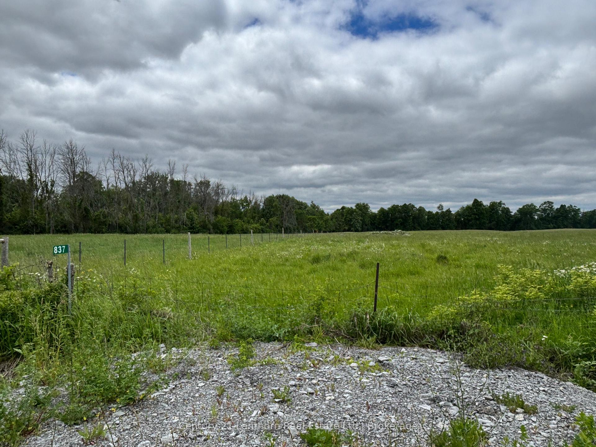Photo 3 of 837 Fish Lake Road, Prince Edward County, Sophiasburg Ward — HOMEH