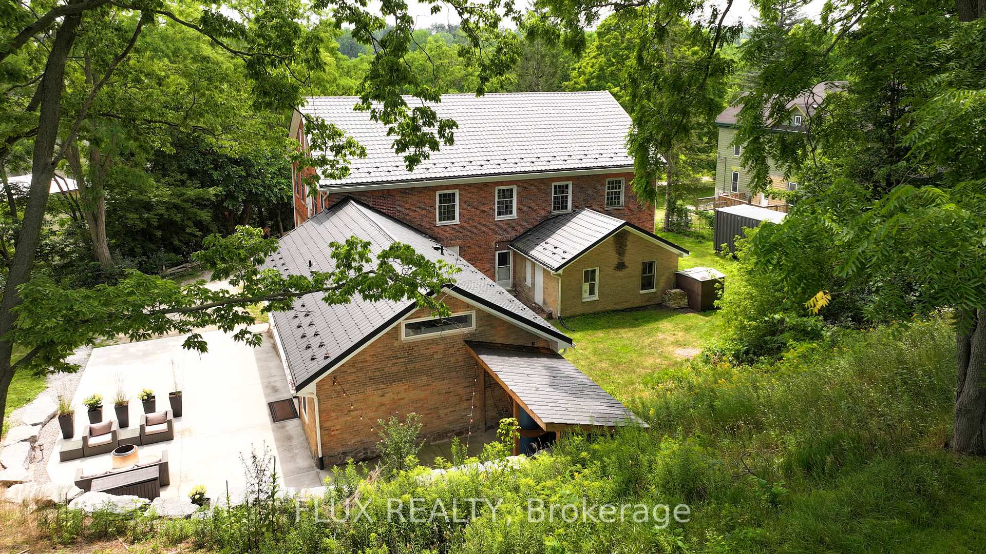 Photo 28 of 38 Shirk Place, Kitchener — HOMEH