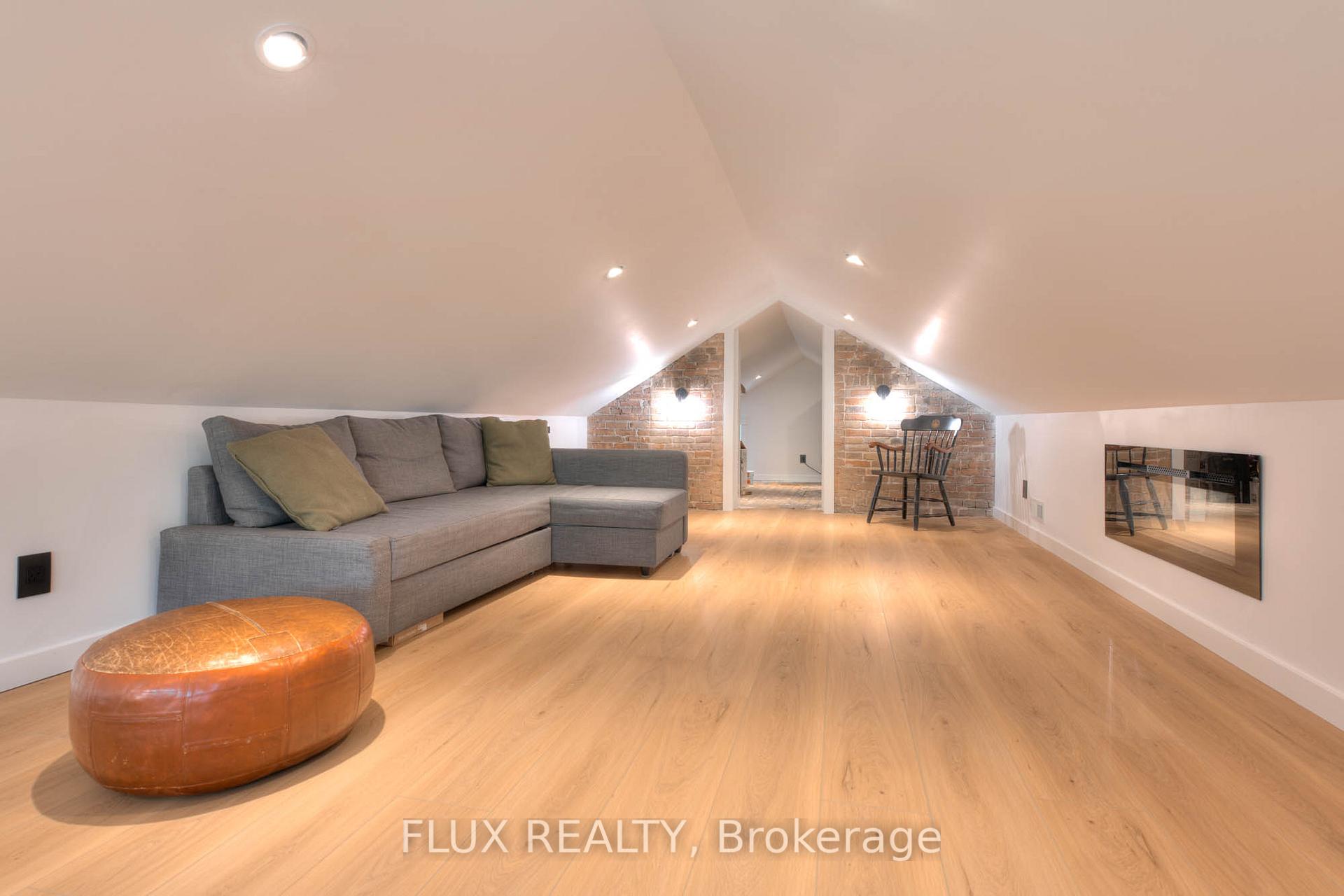 Photo 27 of 38 Shirk Place, Kitchener — HOMEH