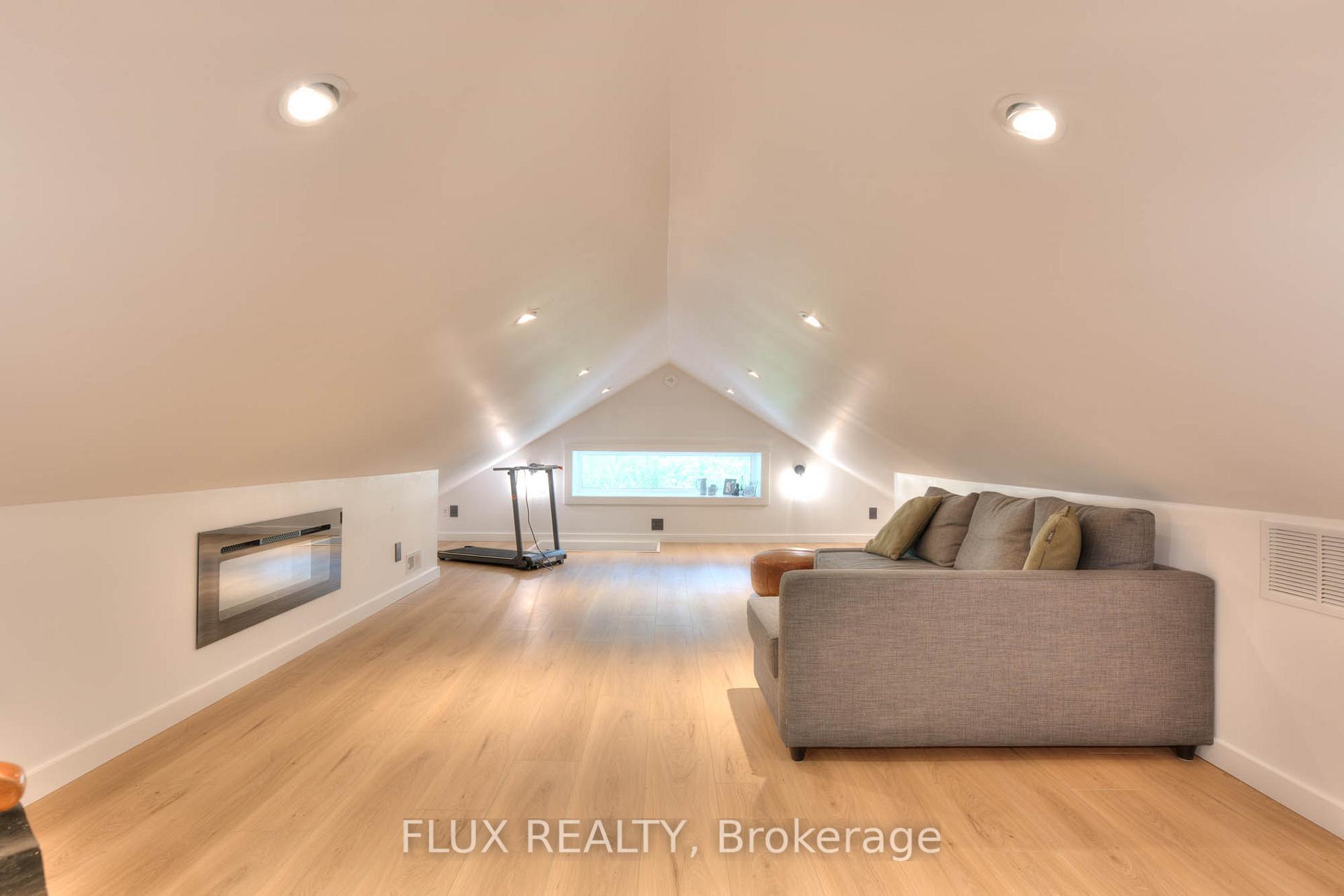 Photo 10 of 38 Shirk Place, Kitchener — HOMEH