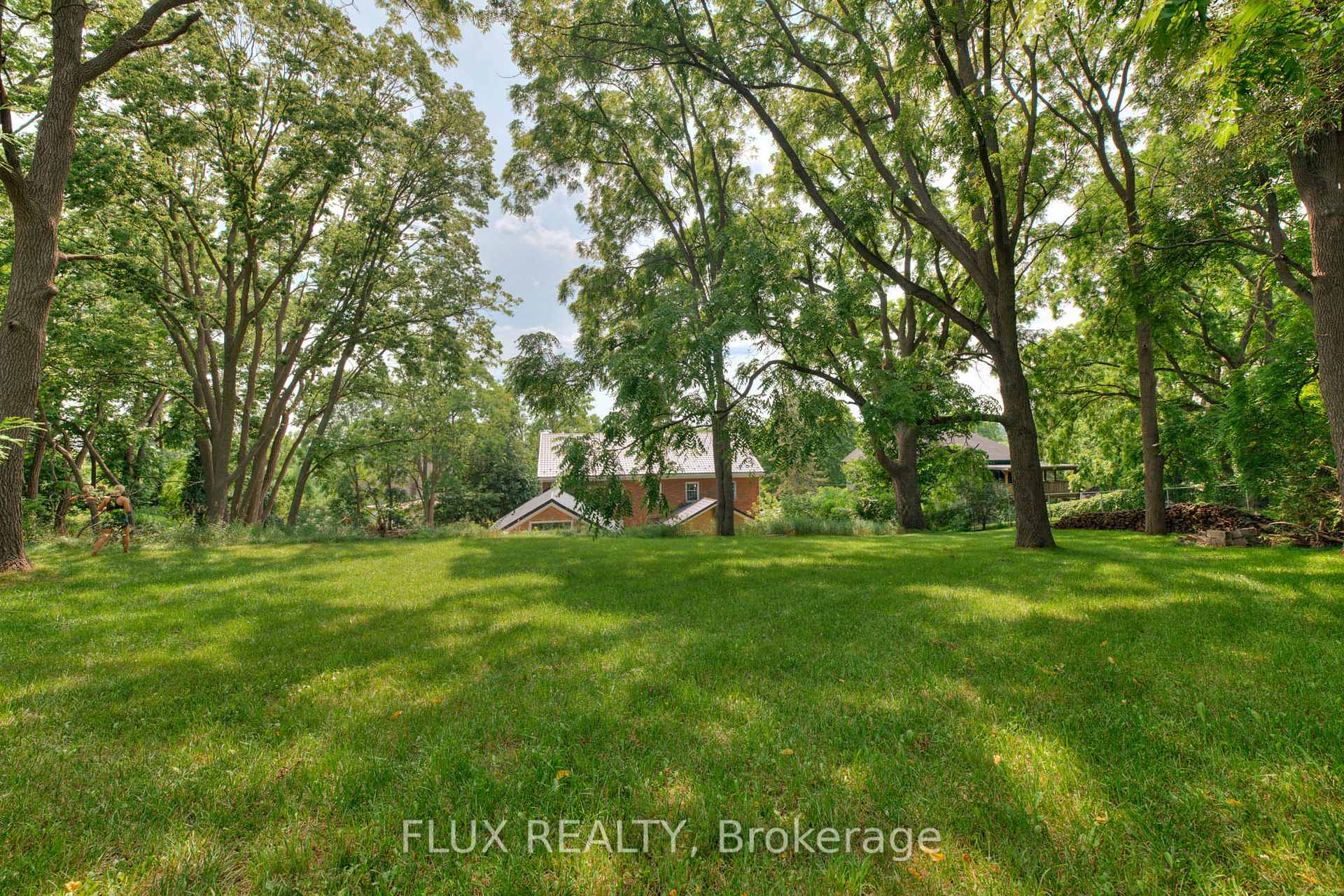 Photo 30 of 38 Shirk Place, Kitchener — HOMEH