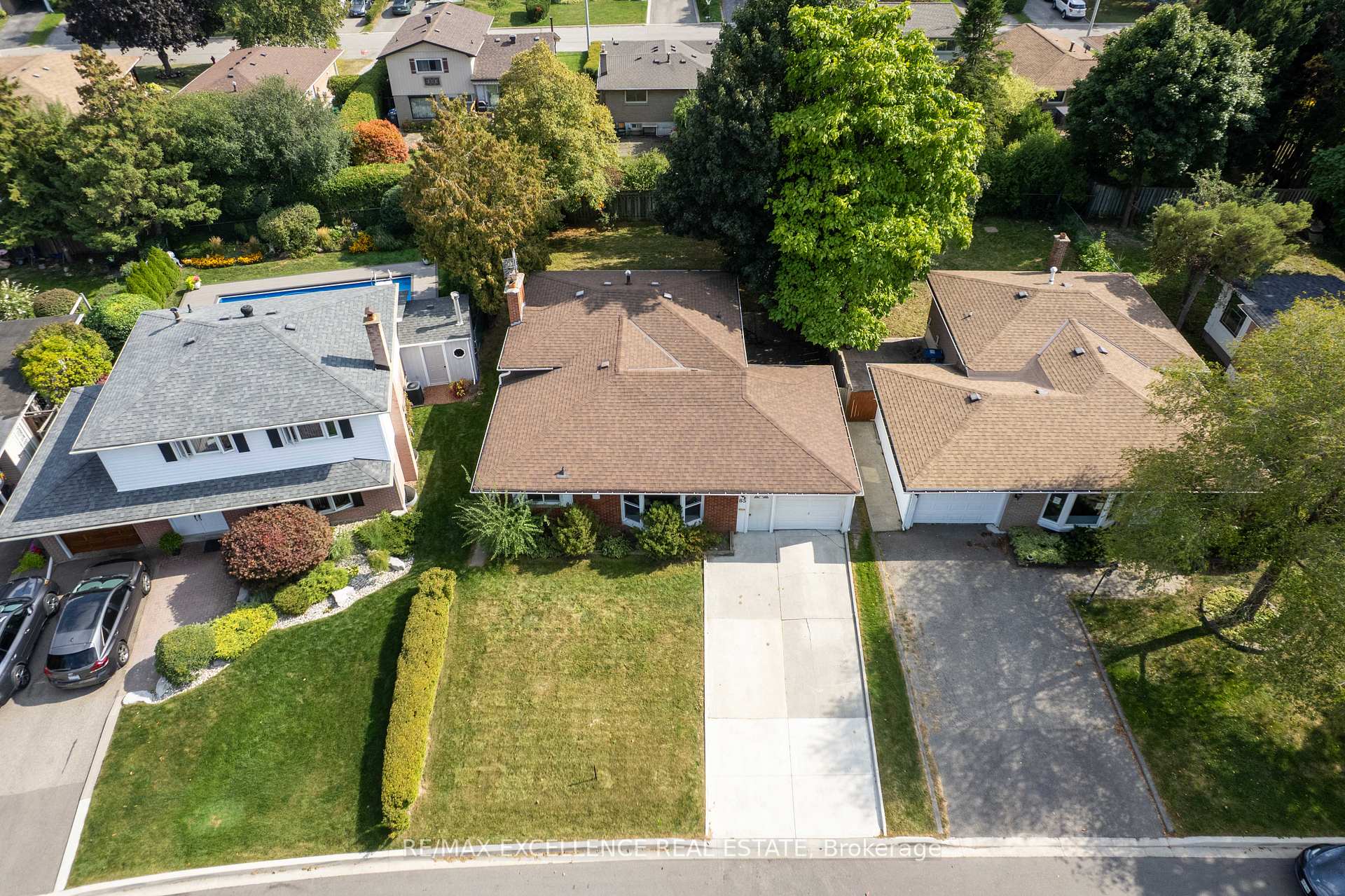 Photo 2 of 85 Watson Crescent, Brampton, Brampton East — HOMEH
