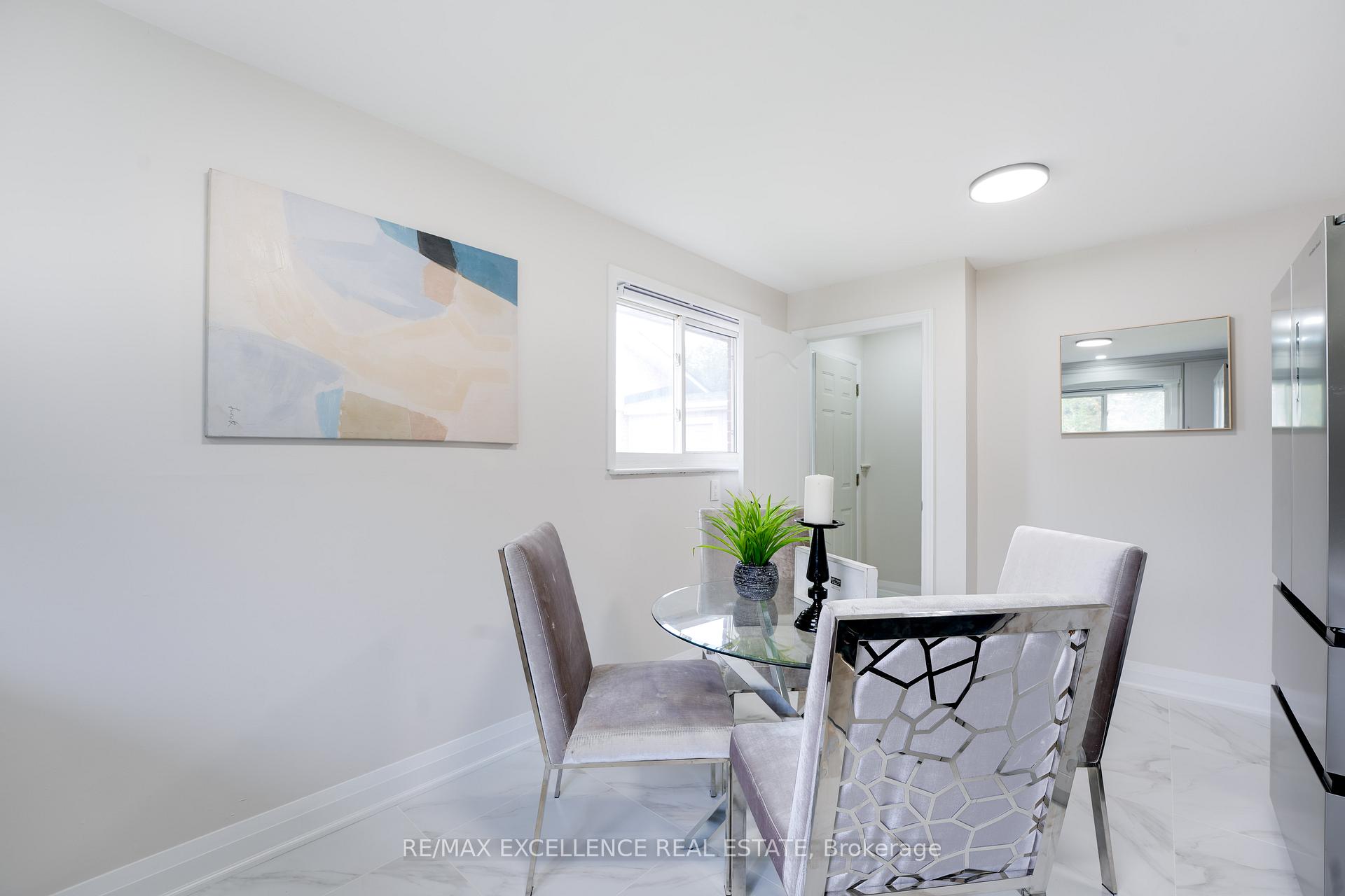 Photo 8 of 85 Watson Crescent, Brampton, Brampton East — HOMEH