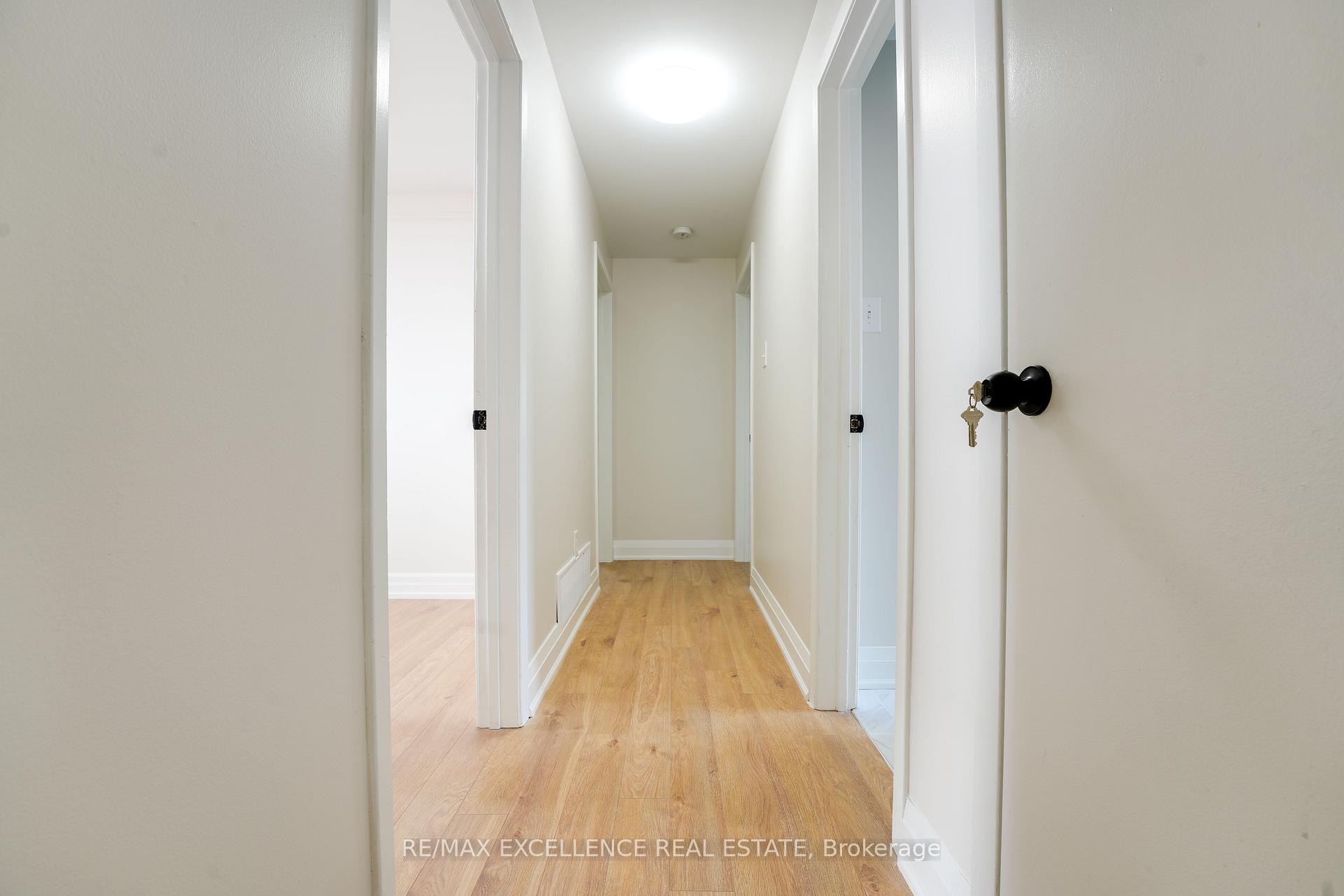 Photo 5 of 85 Watson Crescent, Brampton, Brampton East — HOMEH