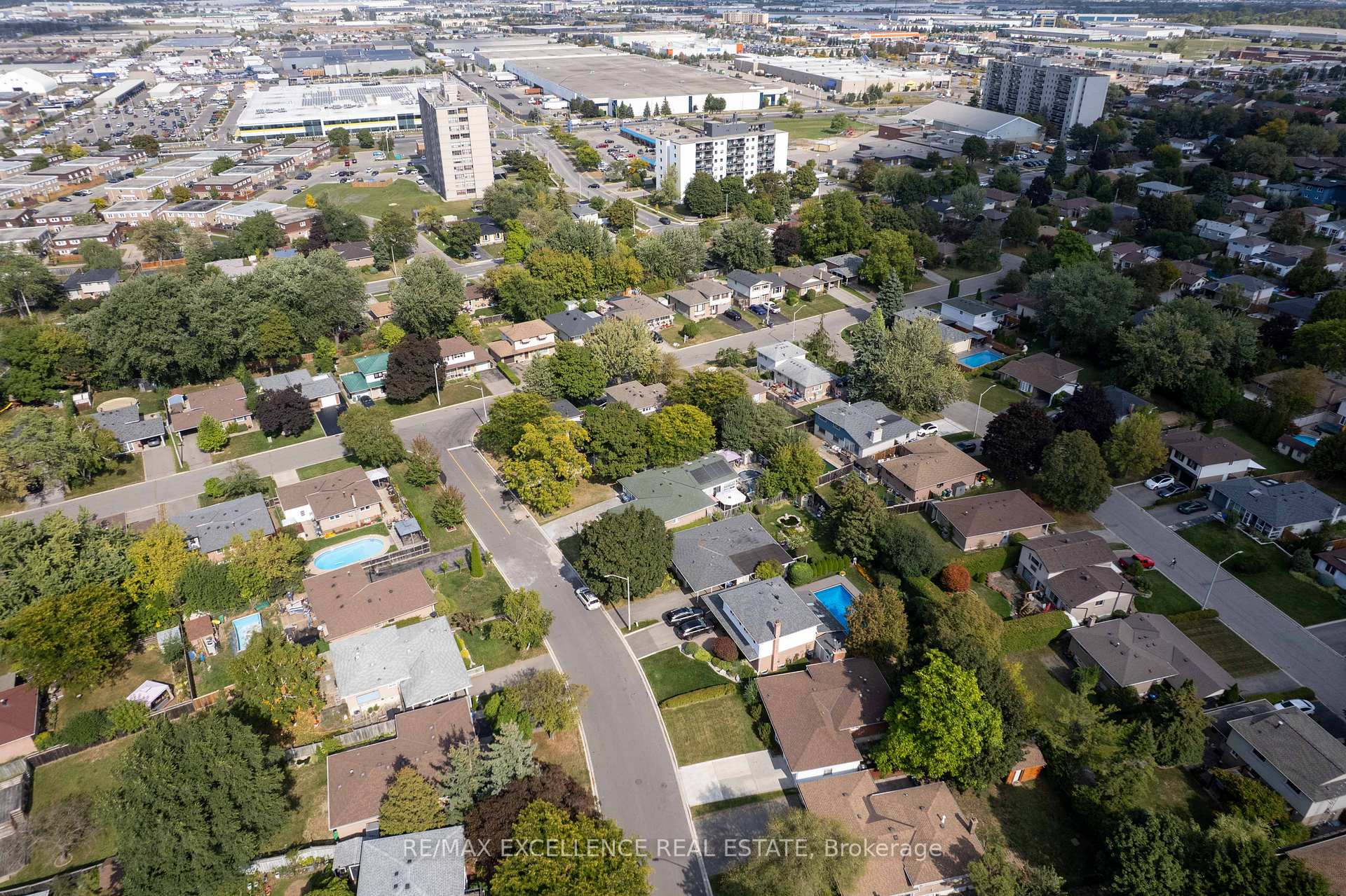 Photo 30 of 85 Watson Crescent, Brampton, Brampton East — HOMEH