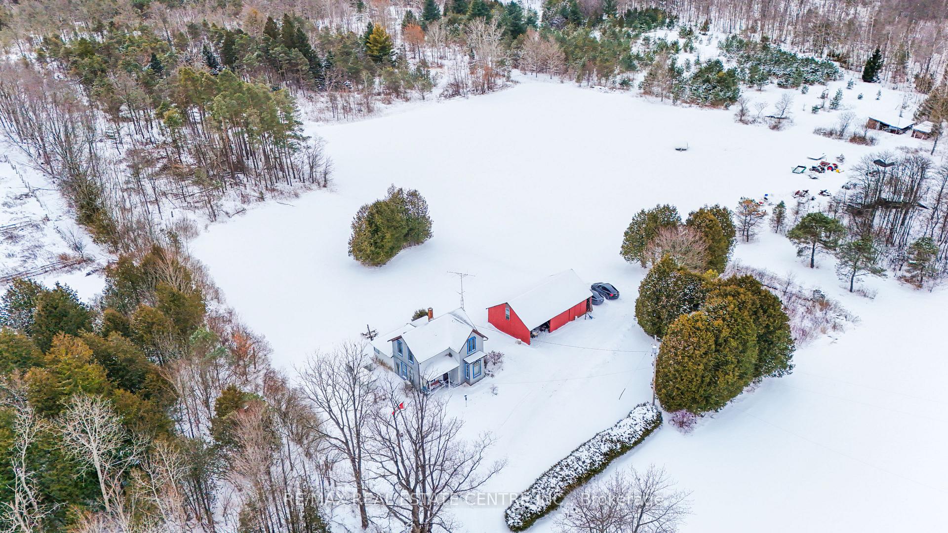 Photo 3 of 962 Concession 10 Road W, Hamilton, Rural Flamborough — HOMEH